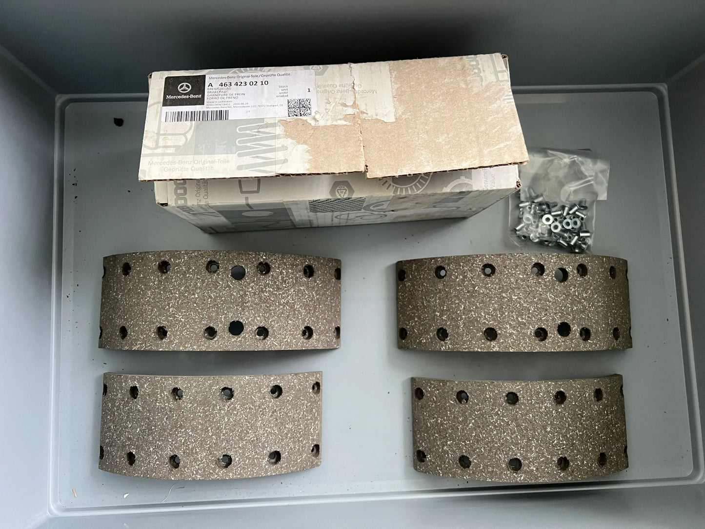 Original Mercedes-Benz Bremsbelag-Satz A4634230210 NEU