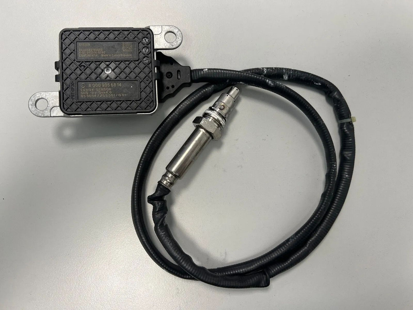 ORIGINAL Mercedes Benz NOx Sensor Lambdasonde A0009056814 M247 X247 X117 NEU