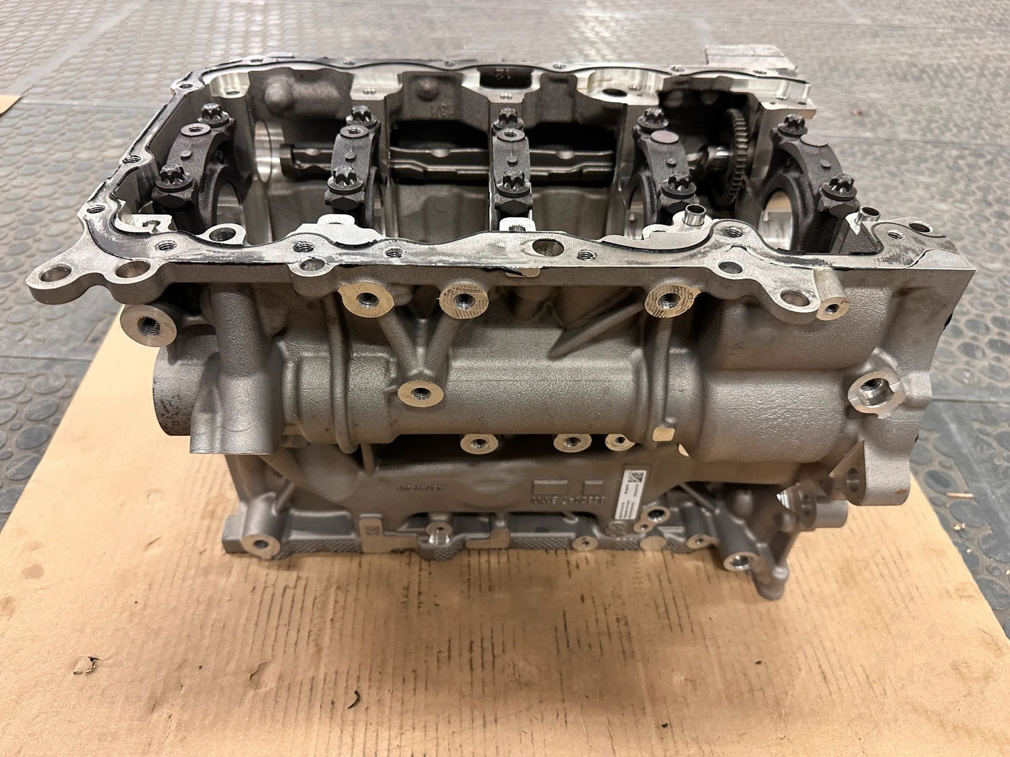 Original BMW Motorblock B48A20P 8632047 NEU