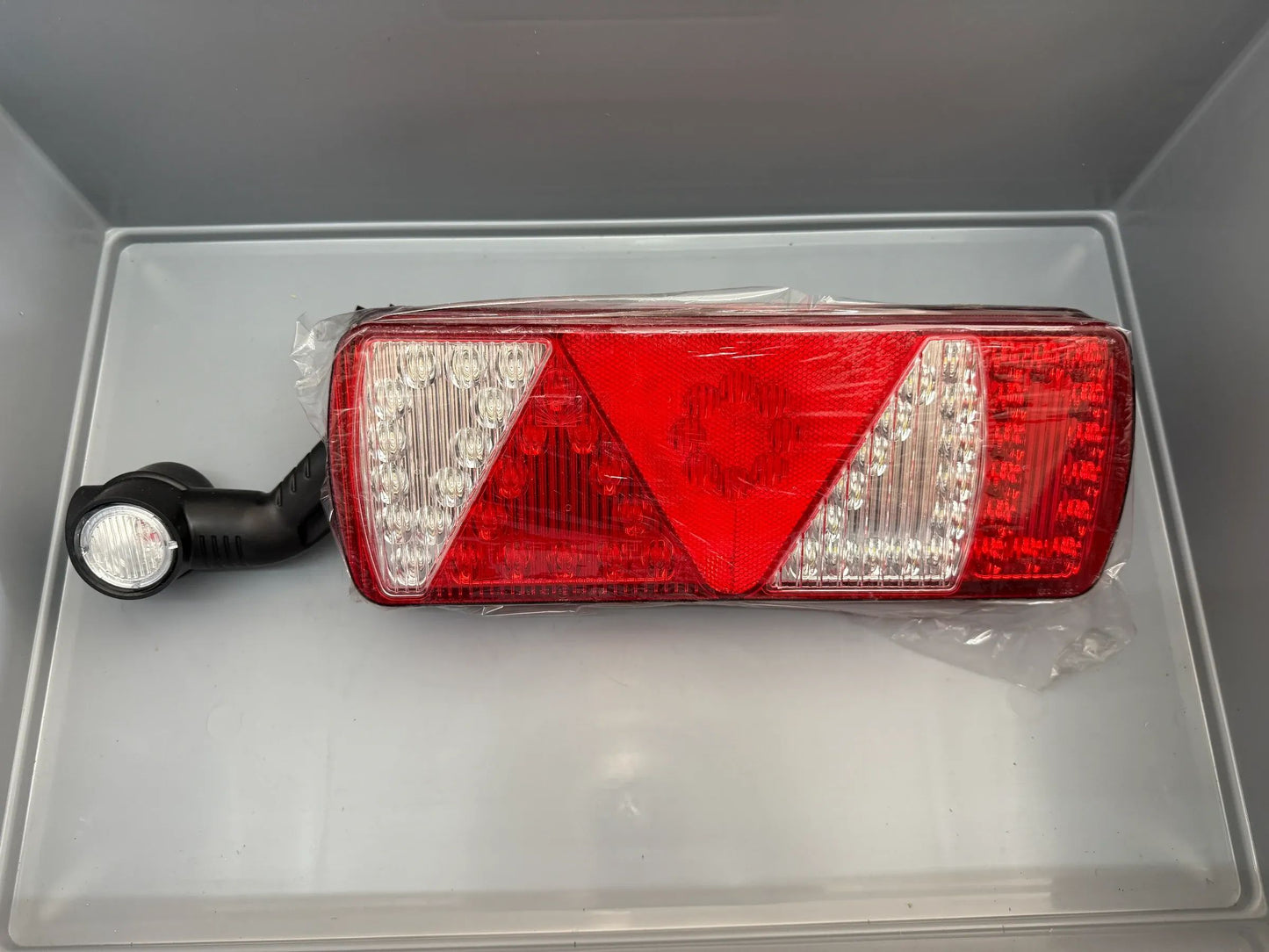 Original PROPLAST Fahrzeugbeleuchtung GmbH Heckleuchte Rechts 40290312 NEU