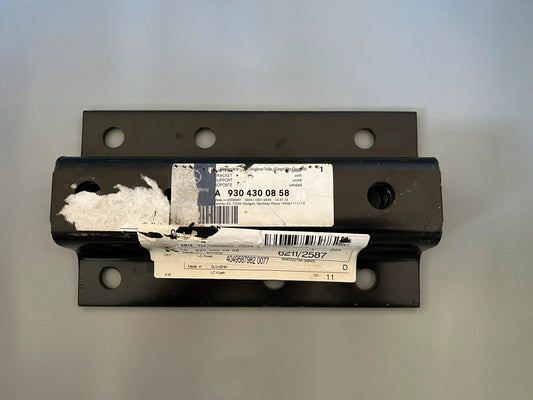 Original Mercedes-Benz Halter A9304300858