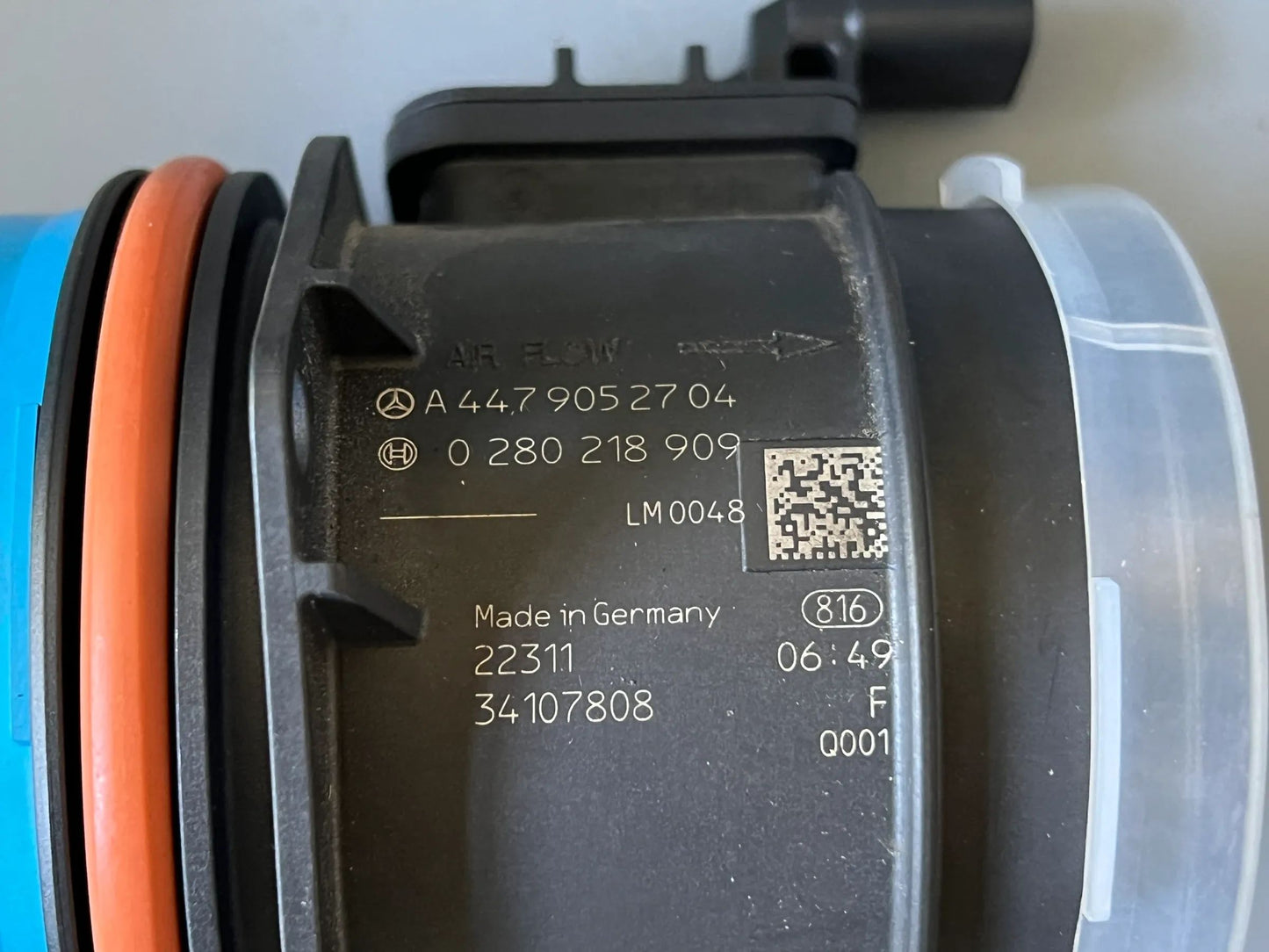 Mercedes Benz Heissfilmluftmassensensor Luftmassenmesser A4479052704 NEU