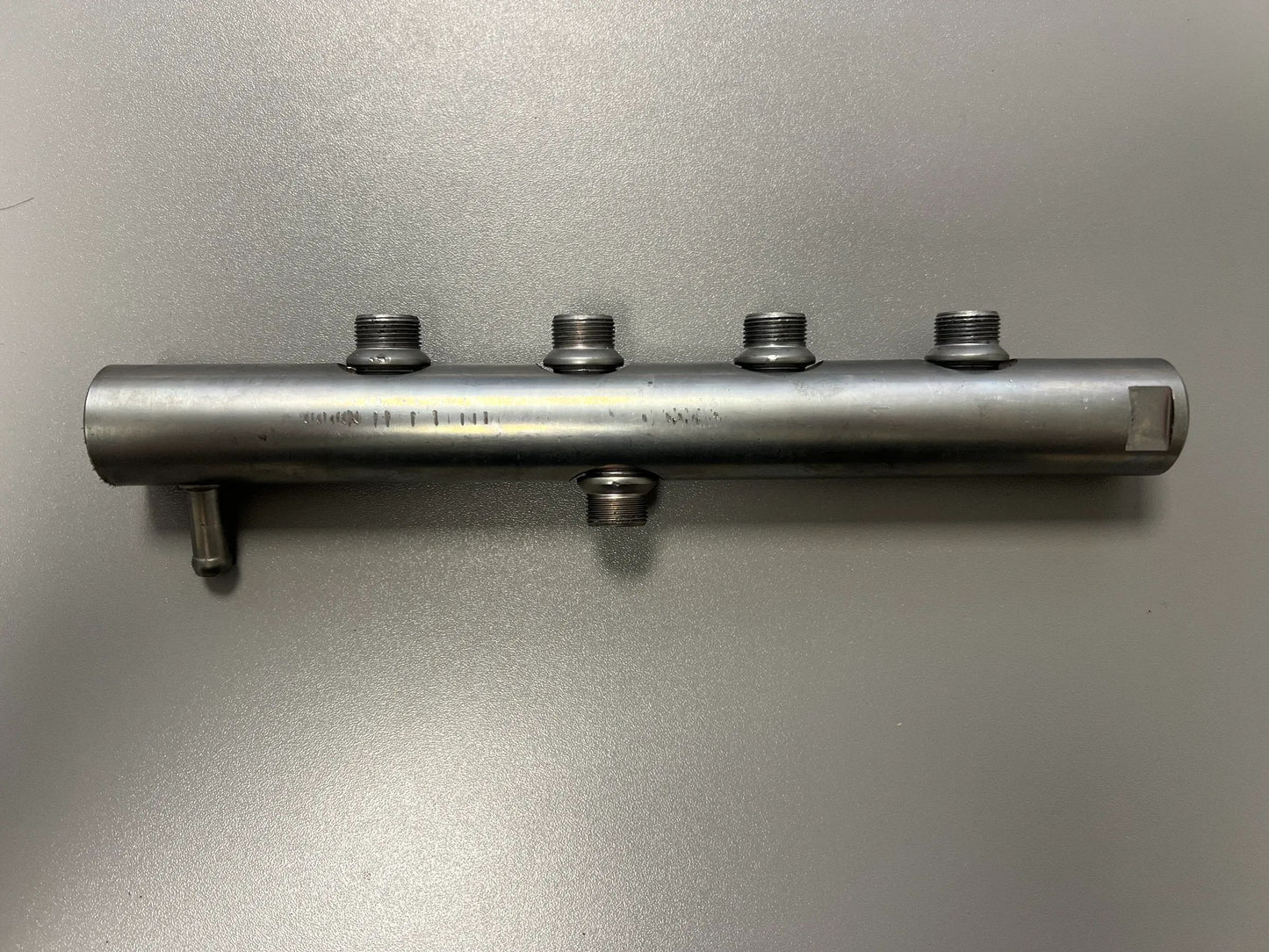 ORIGINAL Mercedes Benz OM654 Verteilerrohr Kraftstoffverteiler A6540700095