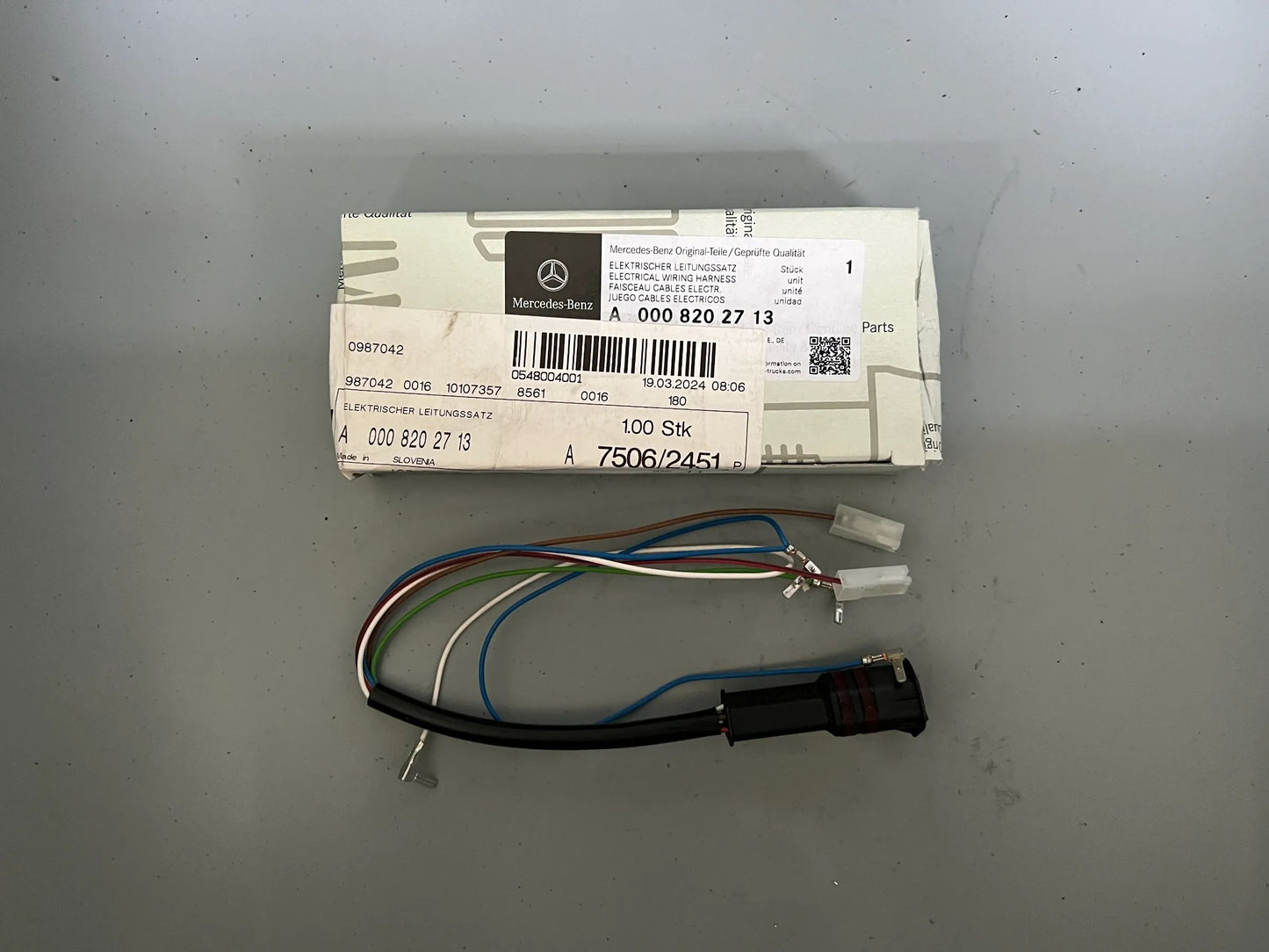 ORIGINAL Mercedes Benz Elektrischer Leitungssatz A0008202713 NEU