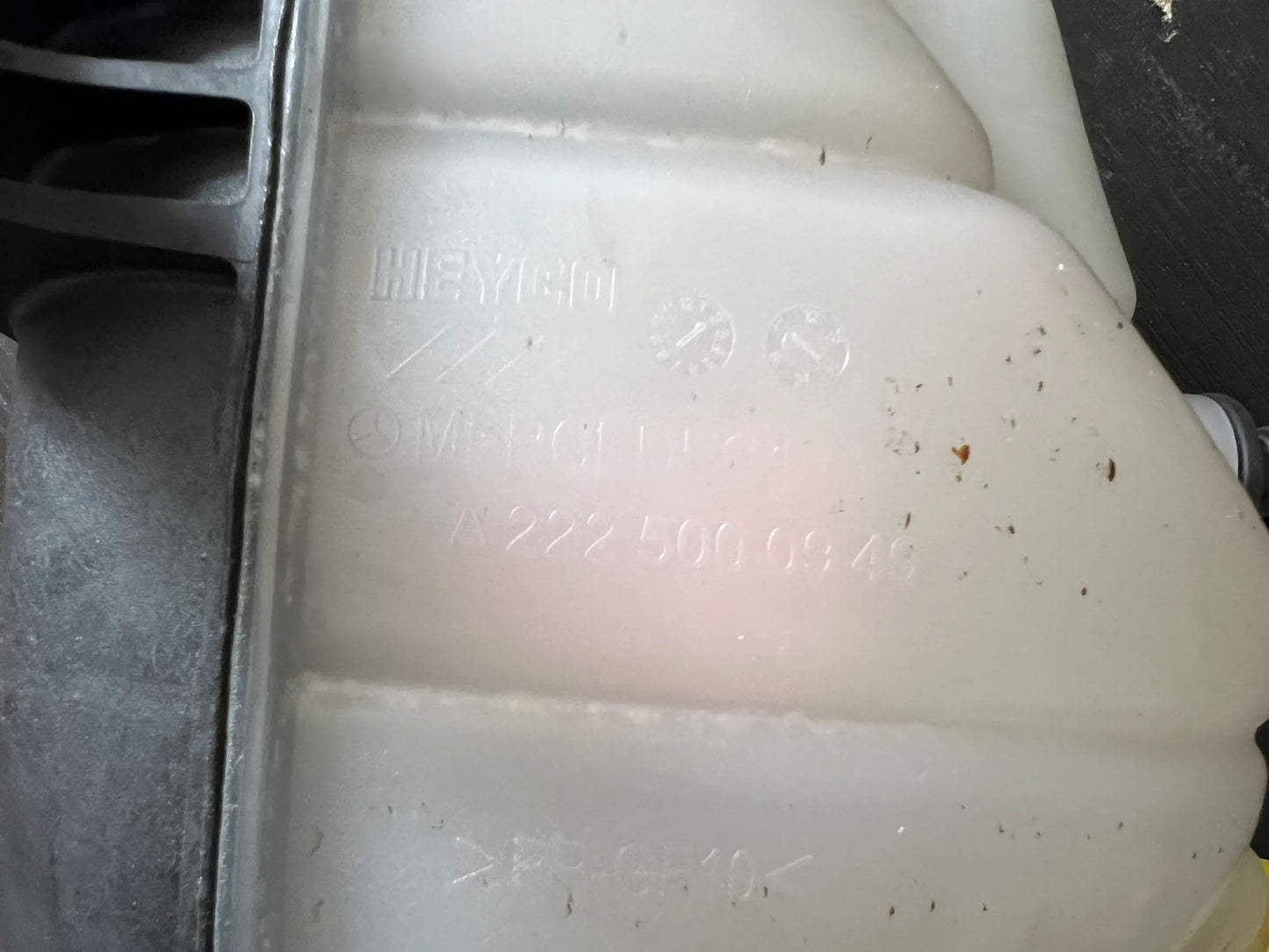 ORIGINAL Mercedes Benz S-Klasse W222 Ausgleichbehälter A2225000949
