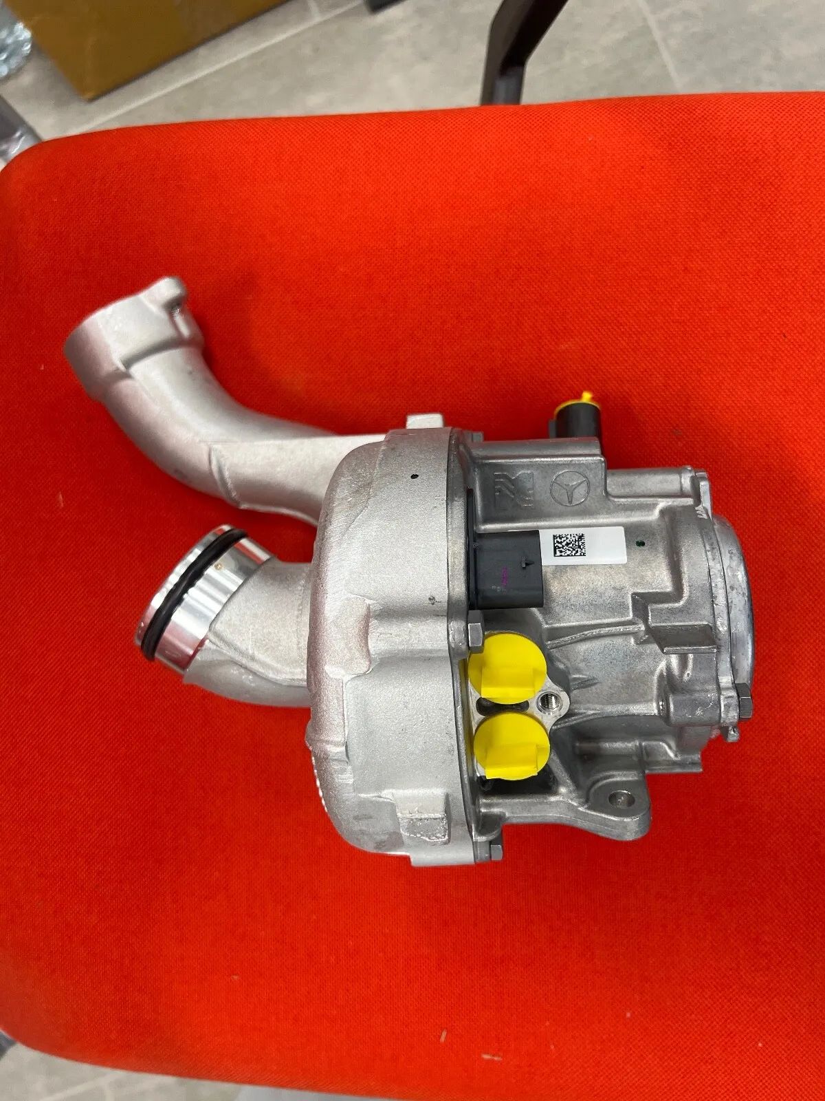 ORIGINAL Mercedes-Benz AMG Zusatzkompressor Turbolader Turbo A2560903600 NEU