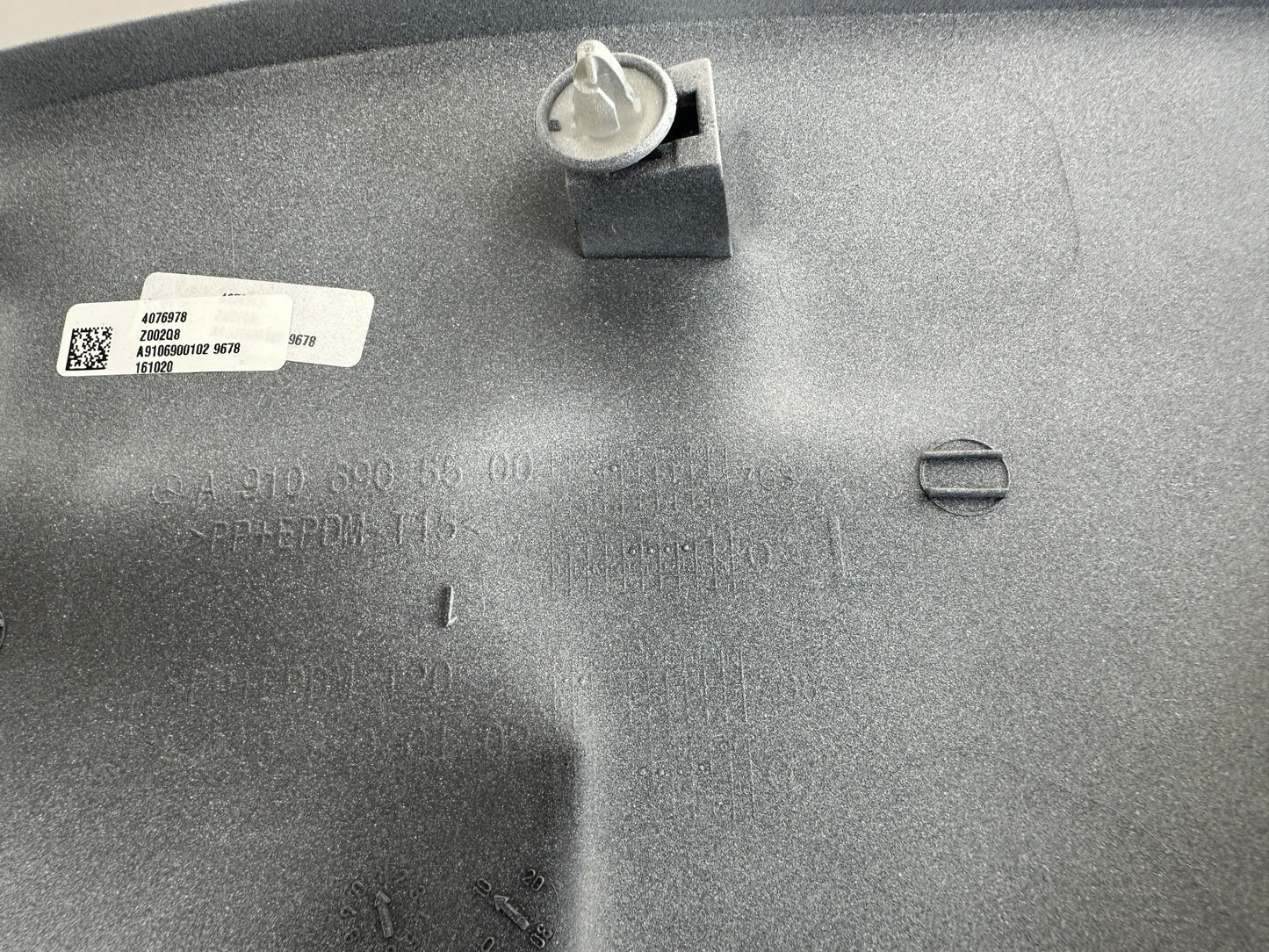 Mercedes Benz Sprinter W910 Hinten links Schutzleiste A9106905500 NEU