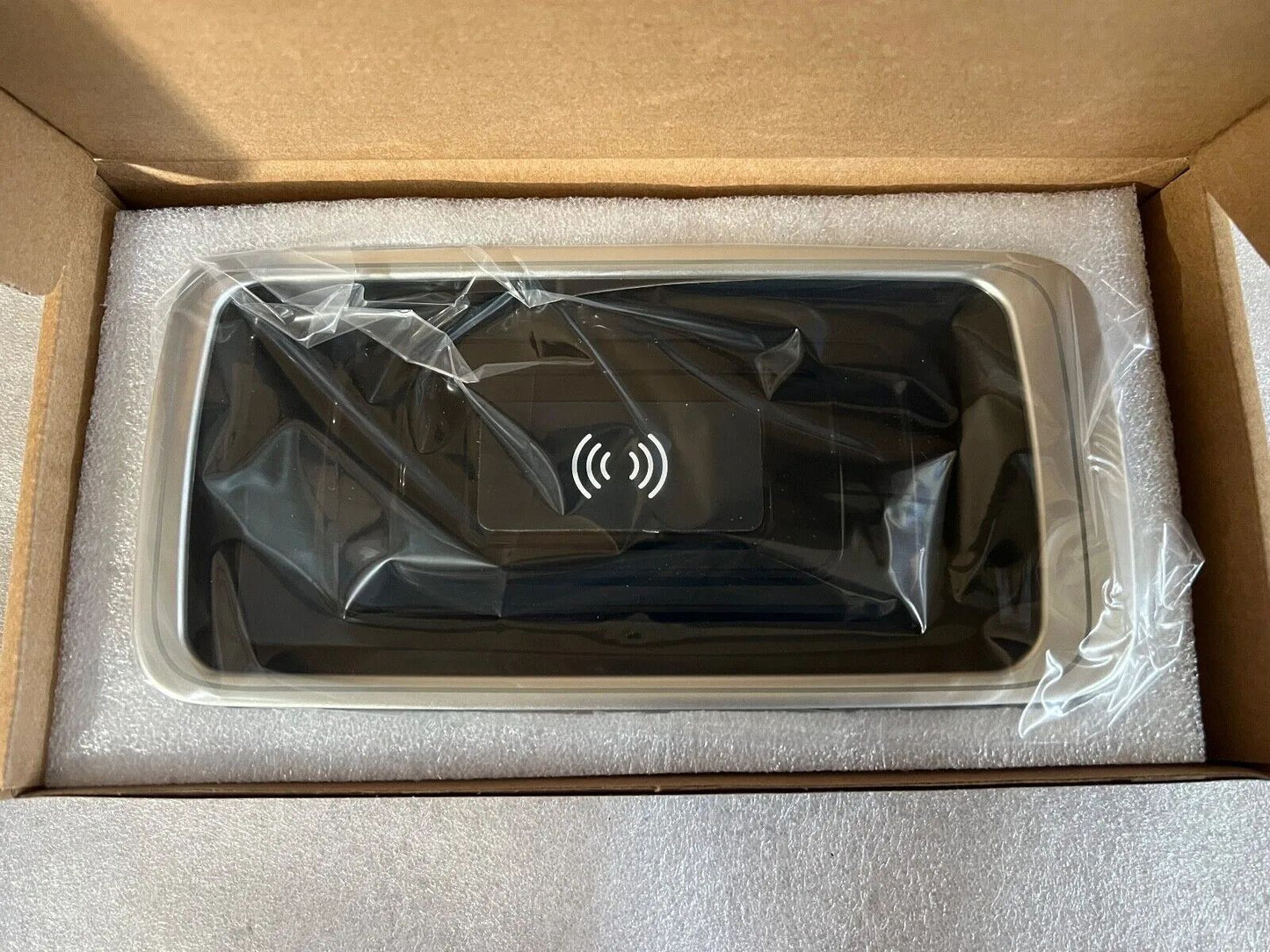 ORIGINAL Mercedes Benz W447/W448 V-Klasse/Vito Wireless Charging für den LUXSitz