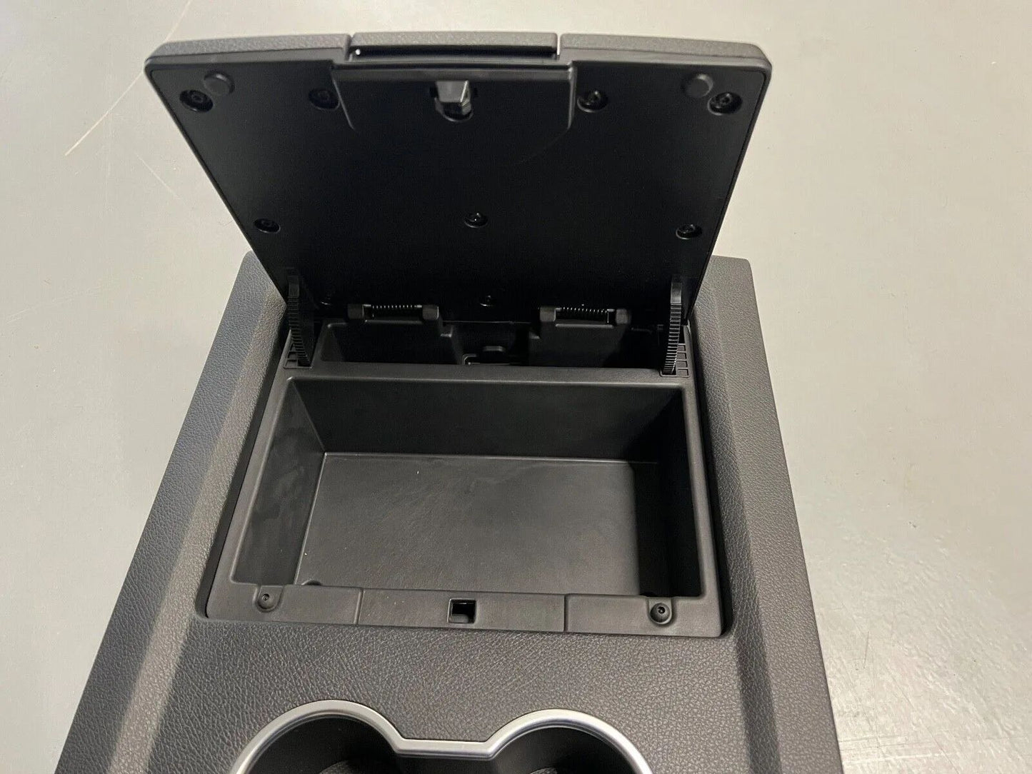 ORIGINAL MercedesBenz Cupholder Halter W447 V-Klasse/Vito mit Ablage A4486800400