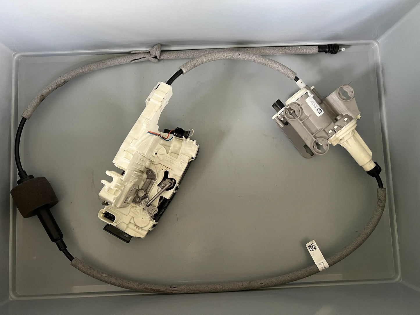 ORIGINAL MERCEDES-BENZ SPRINTER W907 Schiebetürschloss rechts A9077302200 NEU