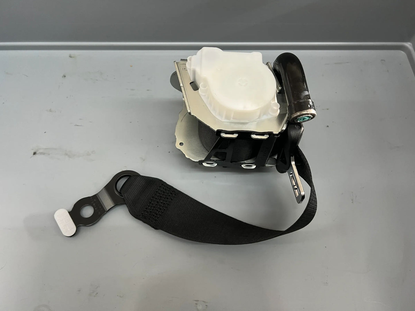 Original Mercedes-Benz C-Klasse W206 Sicherheitsgurt A2068600102 9C94 NEU