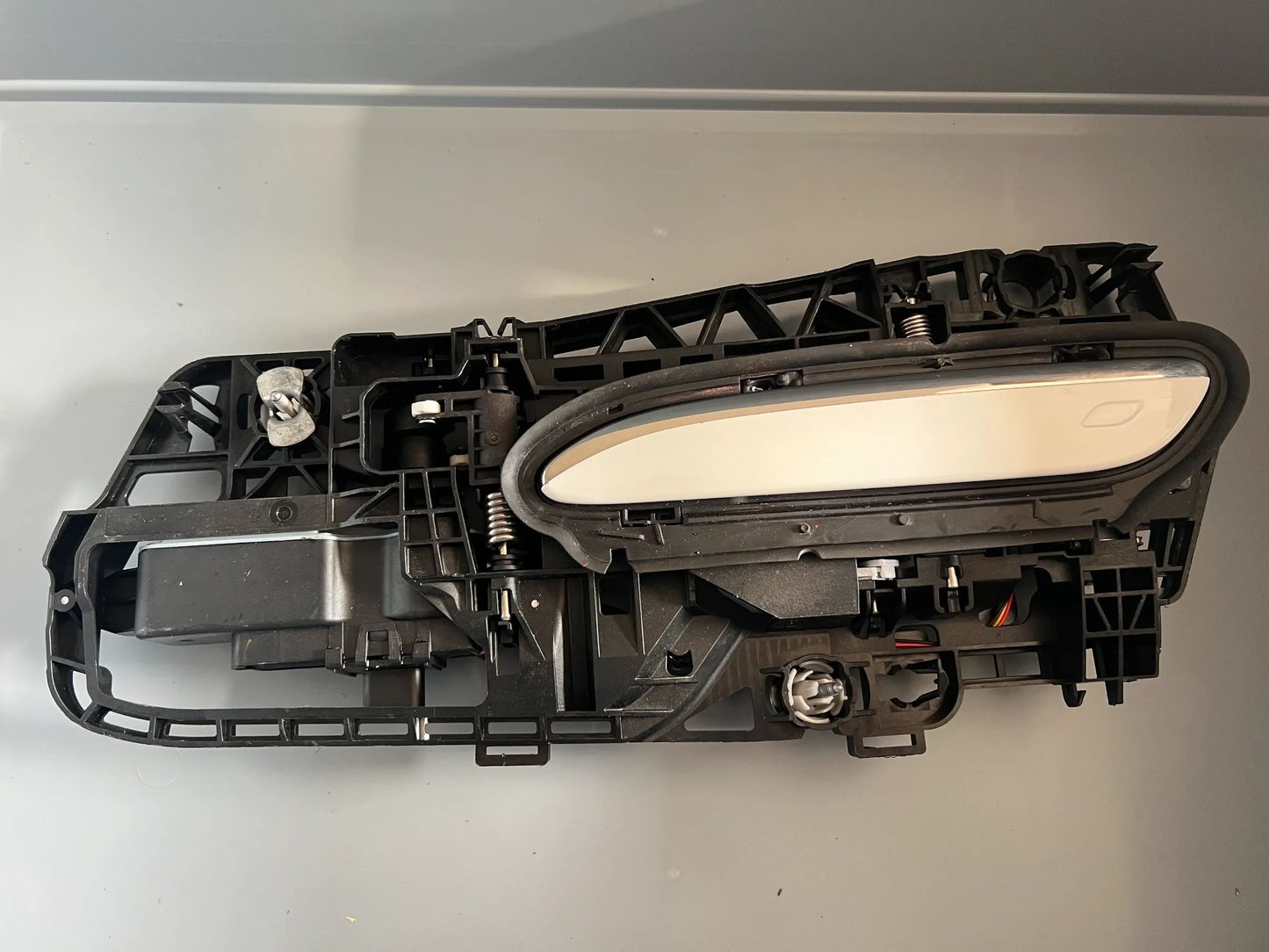Original Mercedes-Benz CLA W174/178 Türgriff Links A0997605507 NEU