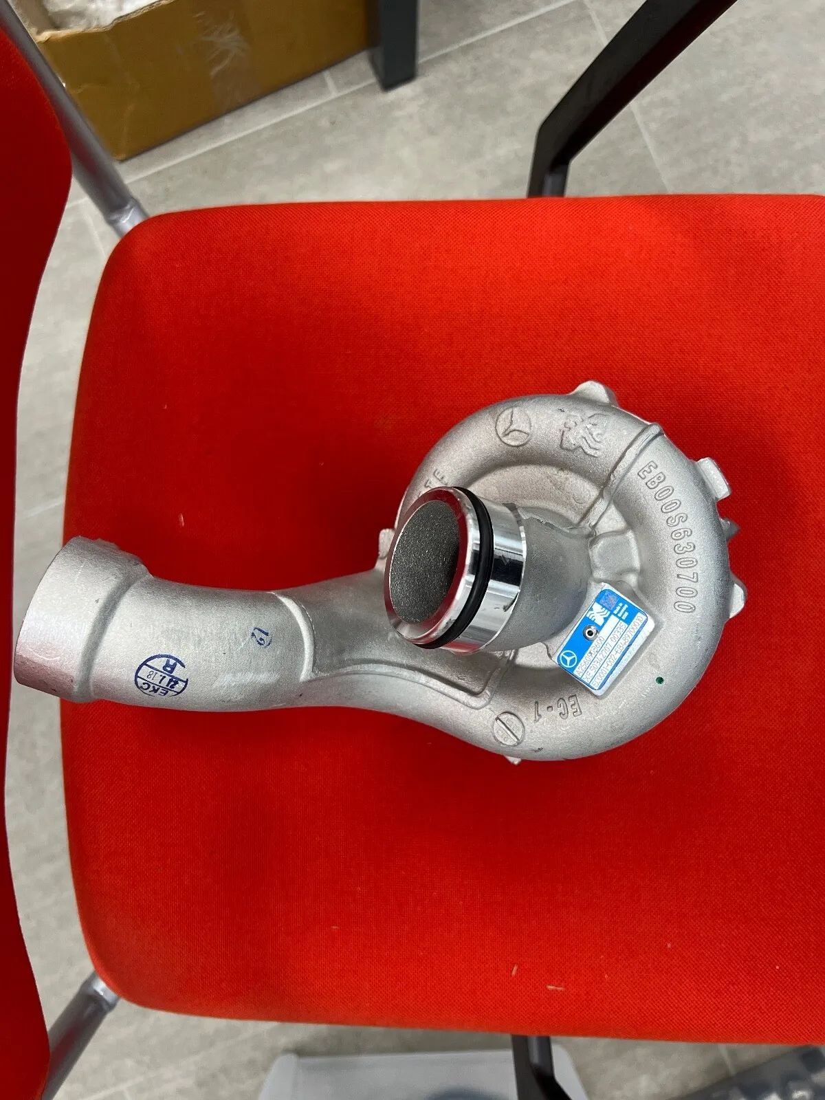 ORIGINAL Mercedes-Benz AMG Zusatzkompressor Turbolader Turbo A2560903600 NEU