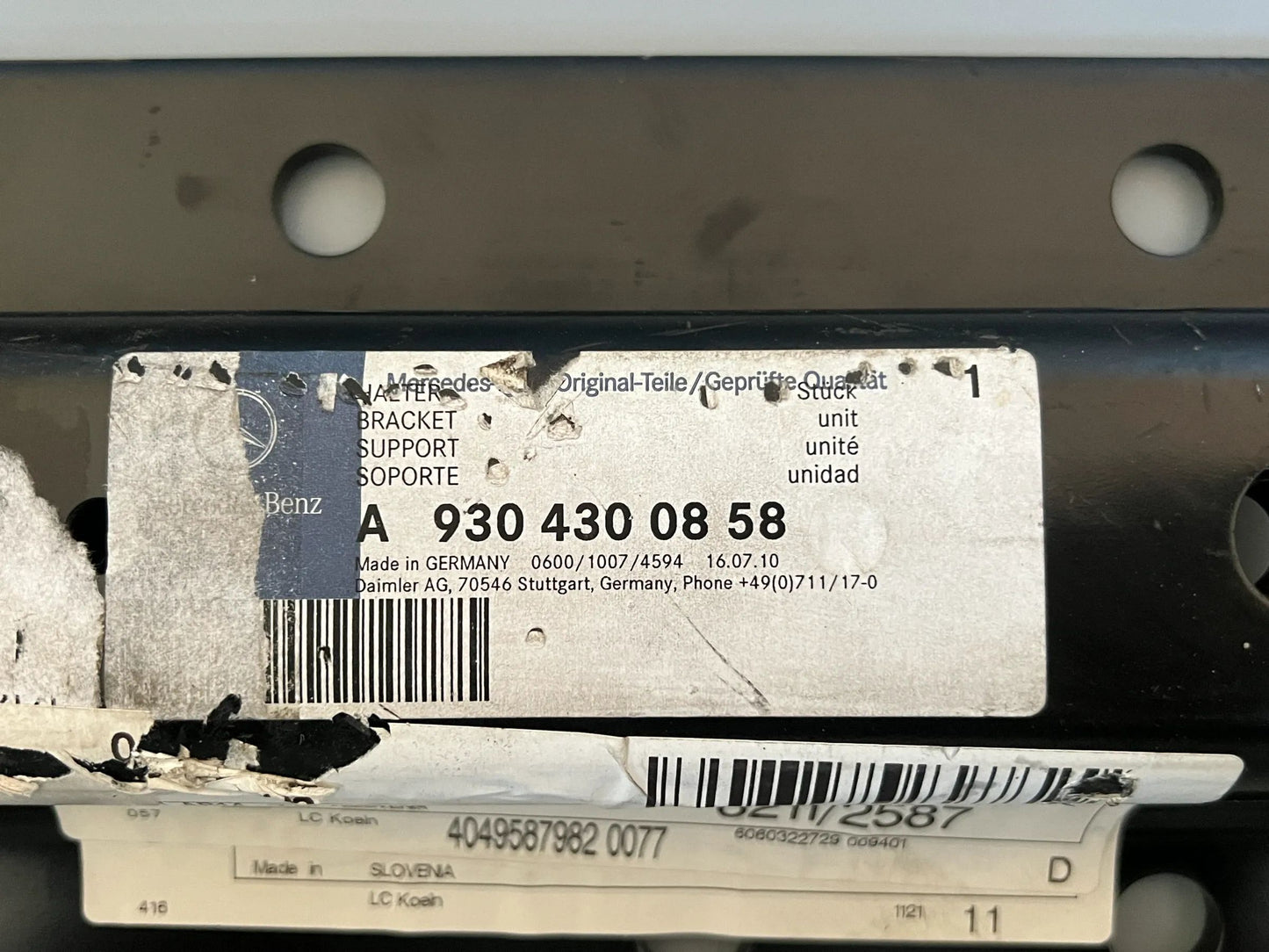 Original Mercedes-Benz Halter A9304300858