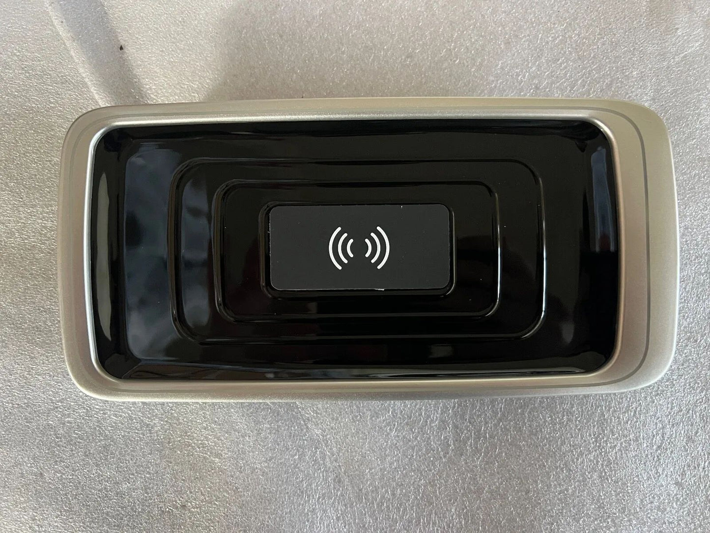 ORIGINAL Mercedes Benz W447/W448 V-Klasse/Vito Wireless Charging für den LUXSitz