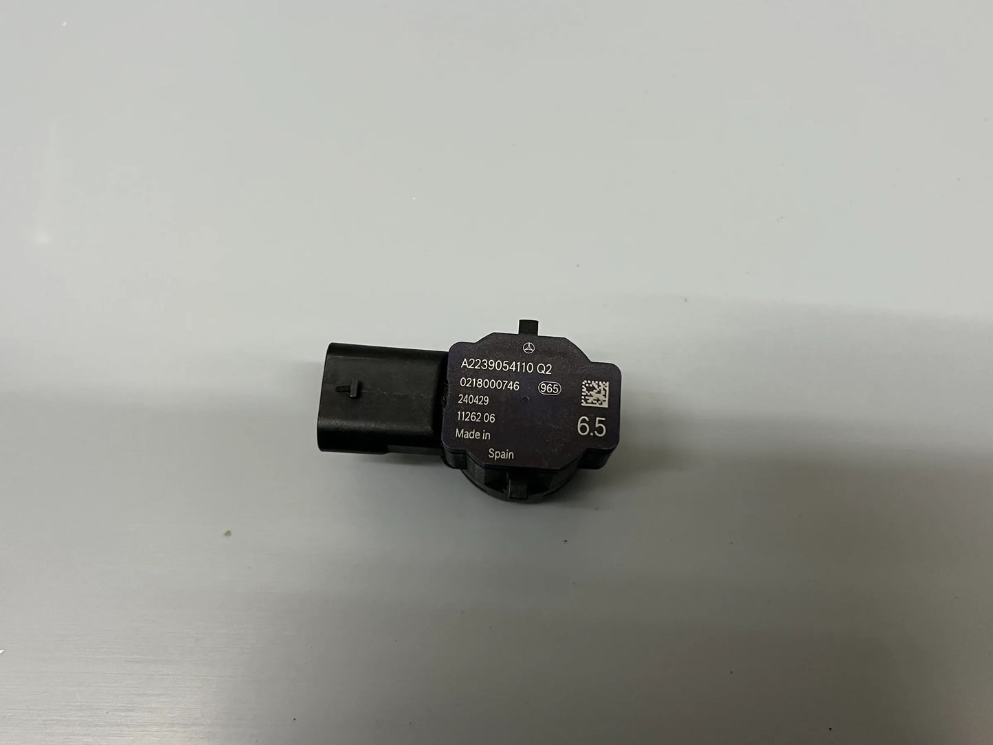 Original Mercedes Benz Parksensor PDC A2239054110 NEU