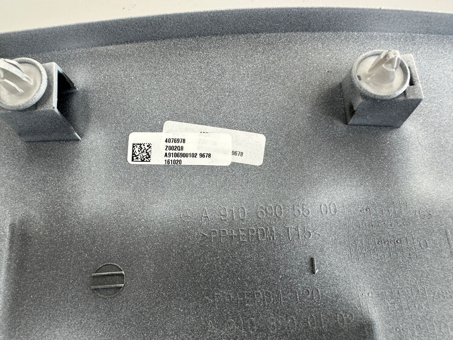 Mercedes Benz Sprinter W910 Hinten links Schutzleiste A9106905500 NEU
