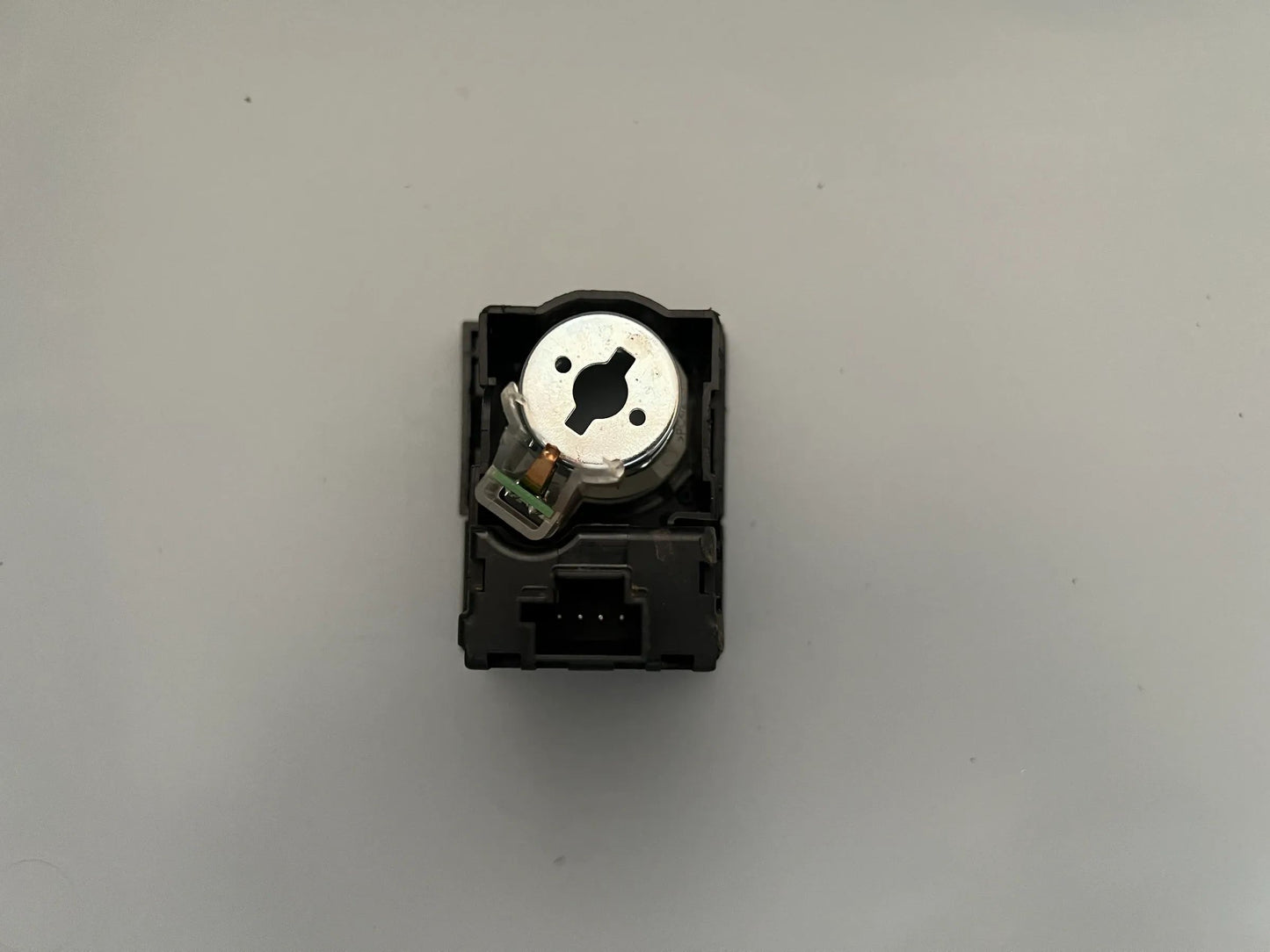 ORIGINAL Mercedes Benz Mittelkonsole Multimedia Anschlusseinheit A2128204485