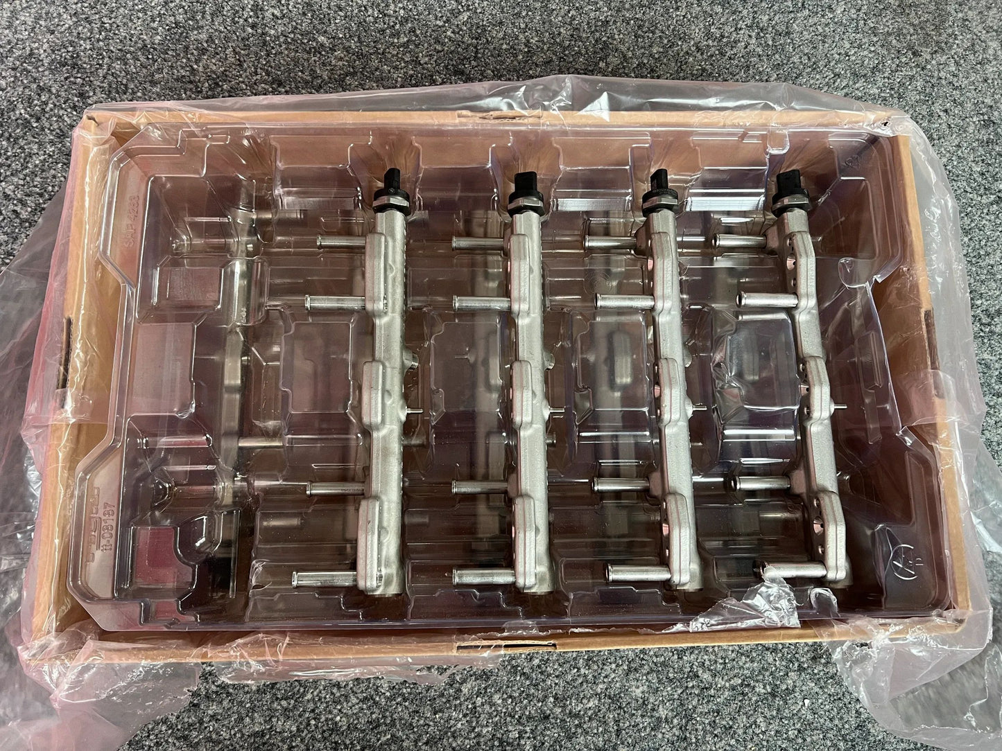 Original BMW Injektor Kraftstoff-Hochdruckverteilerleiste (Fuel Rail) 8665631 NE