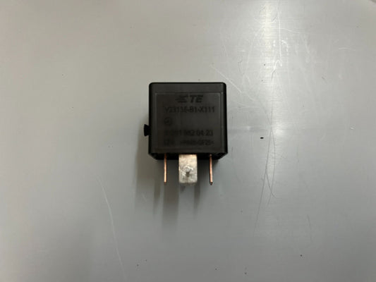 Original Mercedes-Benz Relais A0019820423 NEU