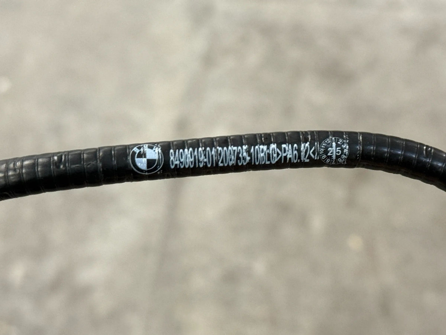 Original BMW 5er G60/G61 Entlüftungsleitung Ausgleichsbehälter 8490919 NEU