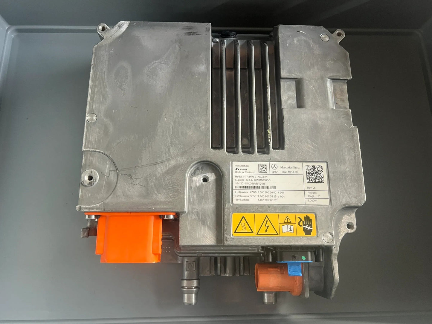 Original Mercedes-Benz Steuergerät Wechselstromladegerät A0009002450 NEU