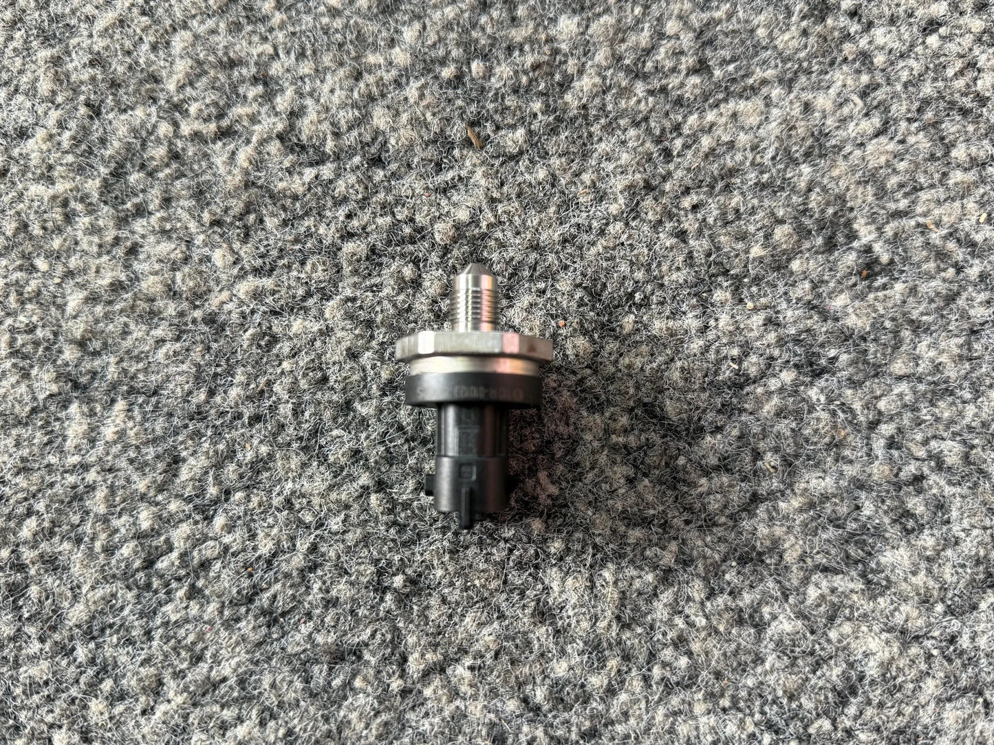 Original Iveco Sensor 42581976 261545188 NEU