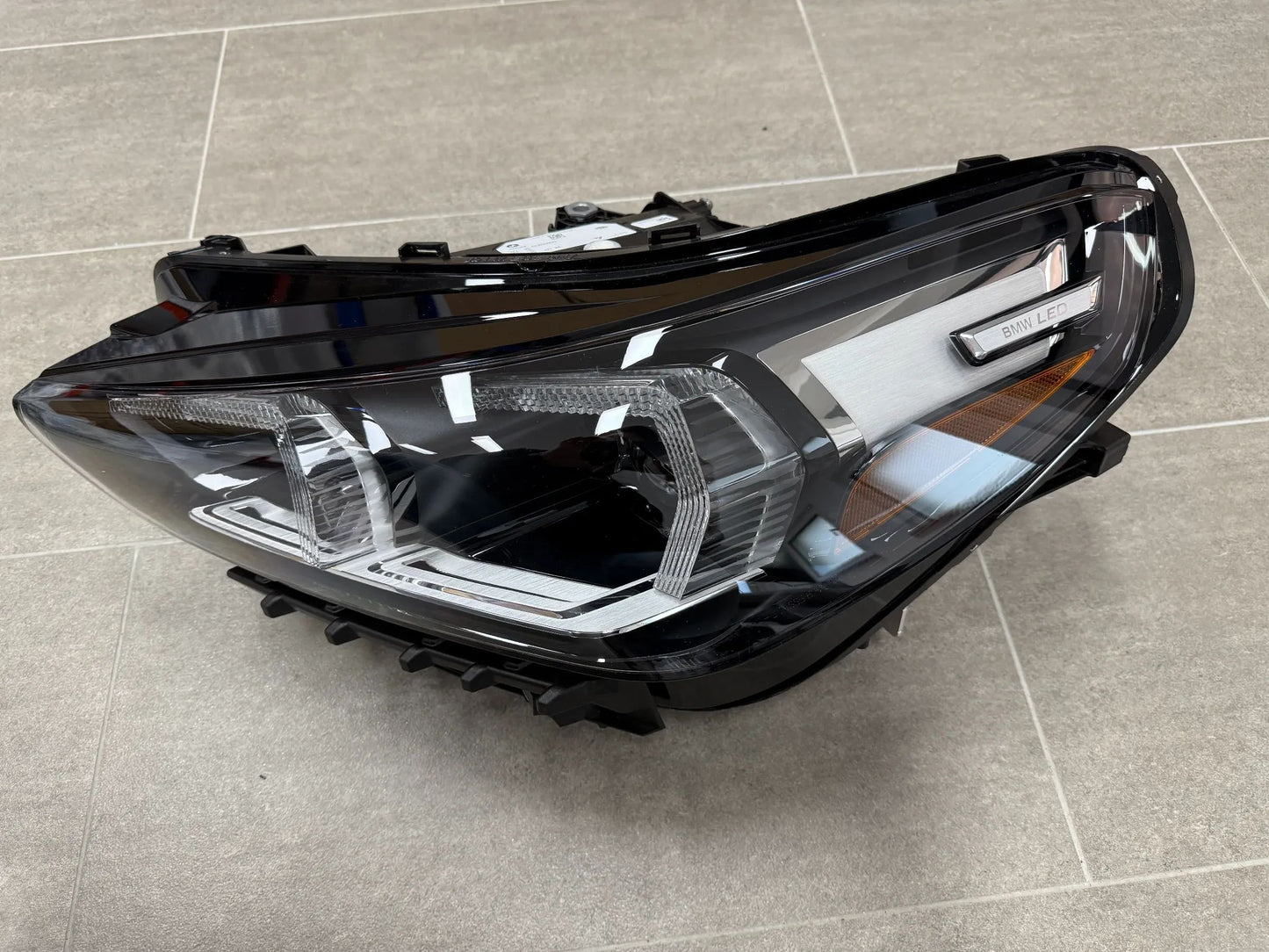 Original BMW X1 U11 LED-Scheinwerfer Rechts mit Steuergerät 5A9A232 NEU