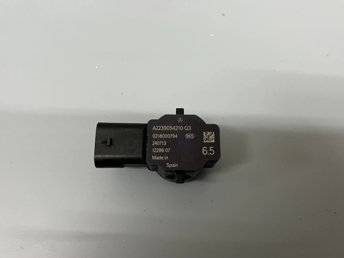 ORIGINAL Mercedes-Benz Parktronik Sensor PDC PTS Parksensor A2239054210 NEU