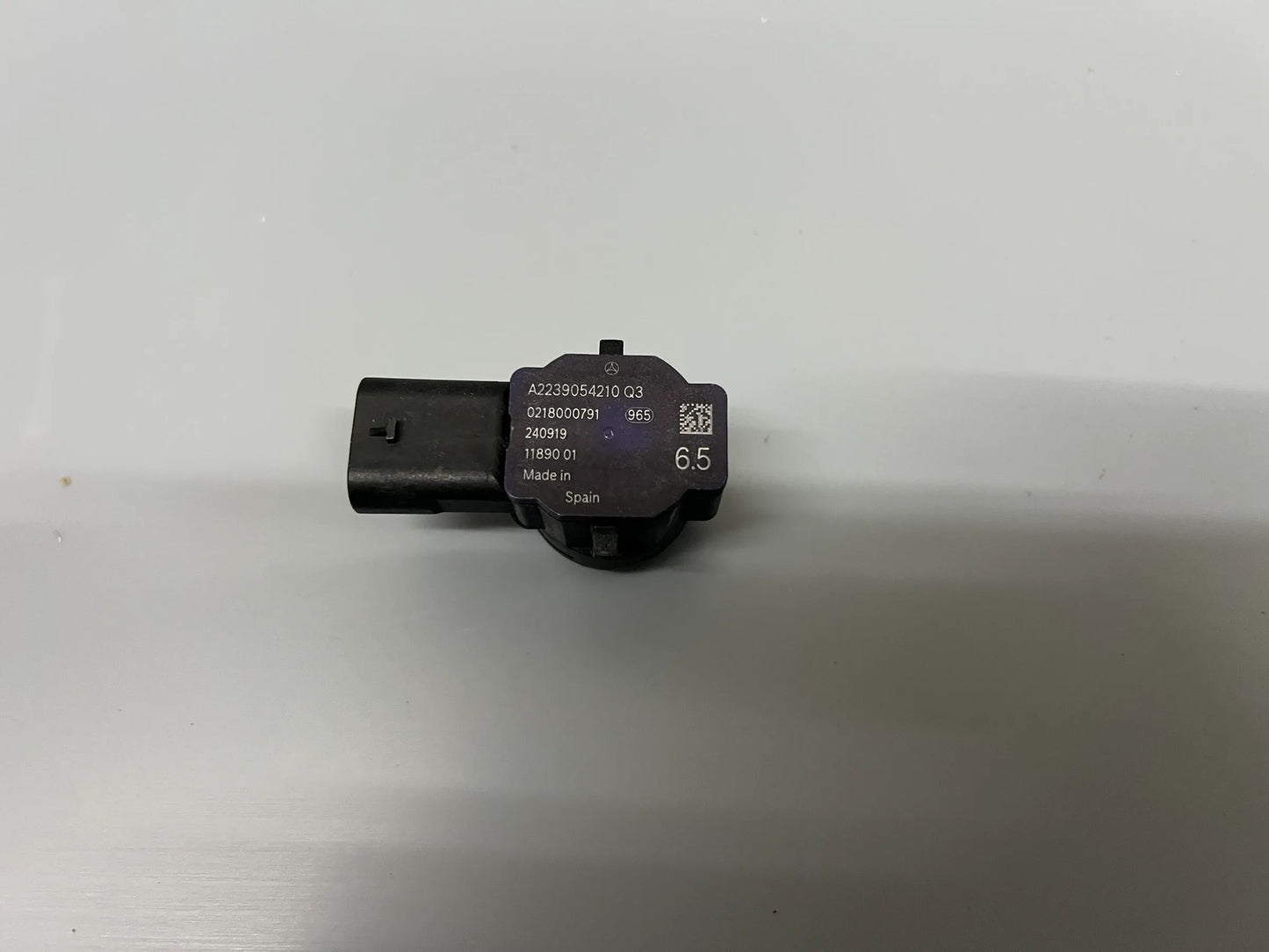 ORIGINAL Mercedes-Benz Parktronik Sensor PDC PTS Parksensor A2239054210 NEU