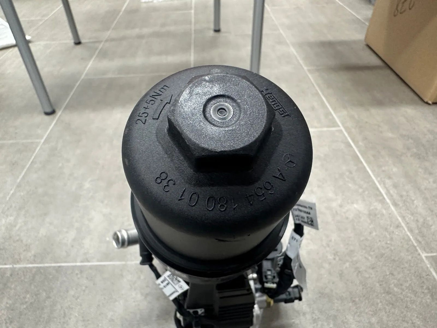 ORIGINAL Mercedes Ölfilterbock mit Ölkühler OM654 A6541806300 / A6541806100 NEU
