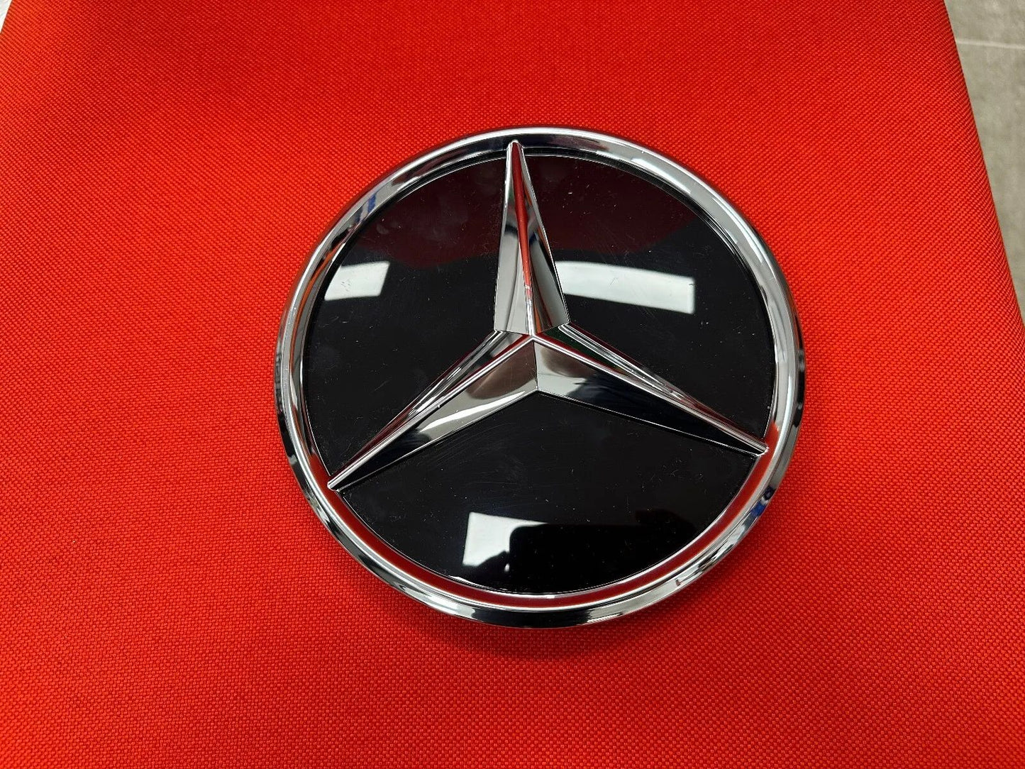 ORIGINAL Mercedes-Benz Stern Emblem Kühlergrill Grill Grundplatte A0008880400