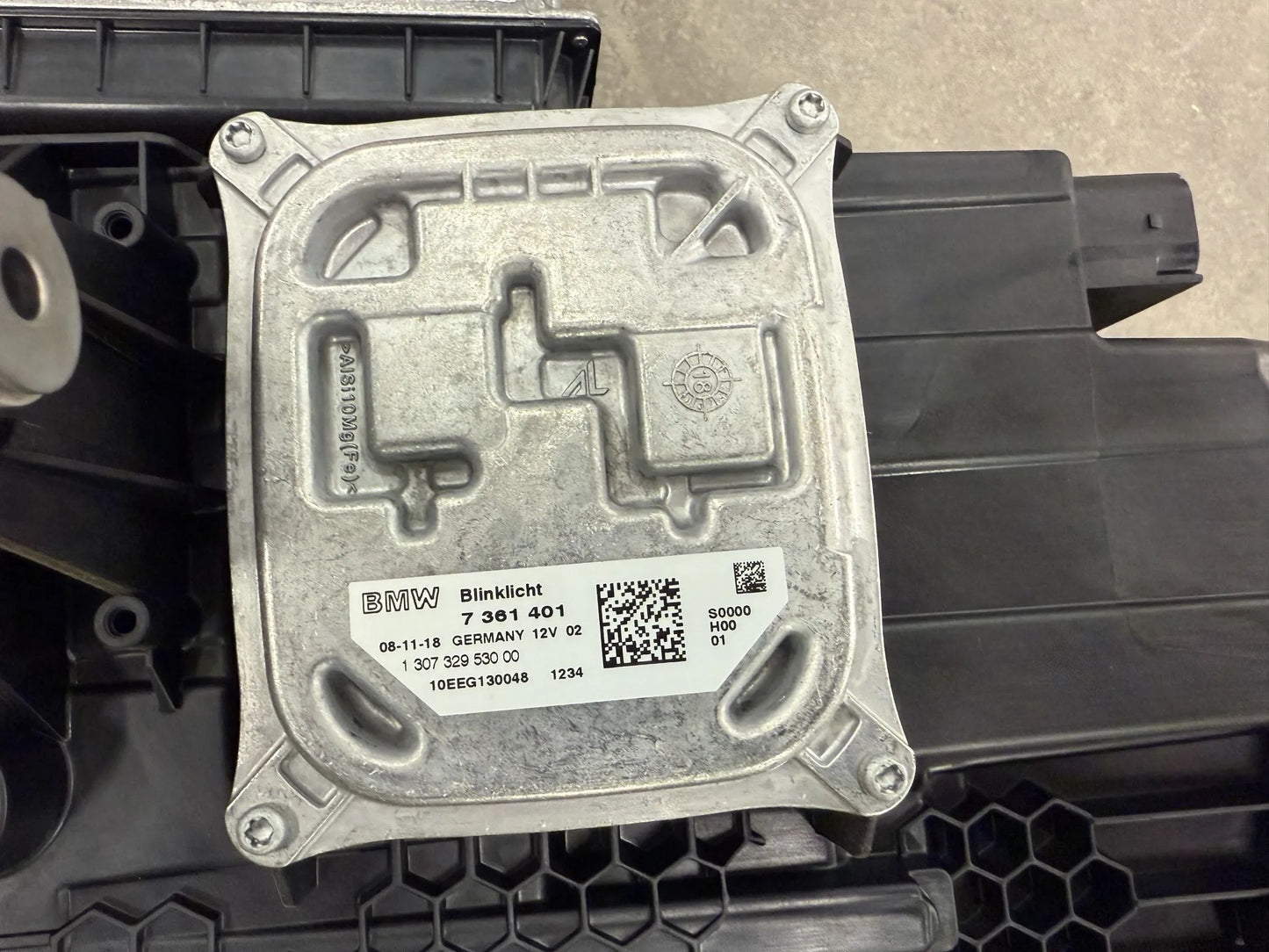 Original BMW i12 i15 i8 LED Scheinwerfer mit Steuergerät mit Blinklicht 7947508