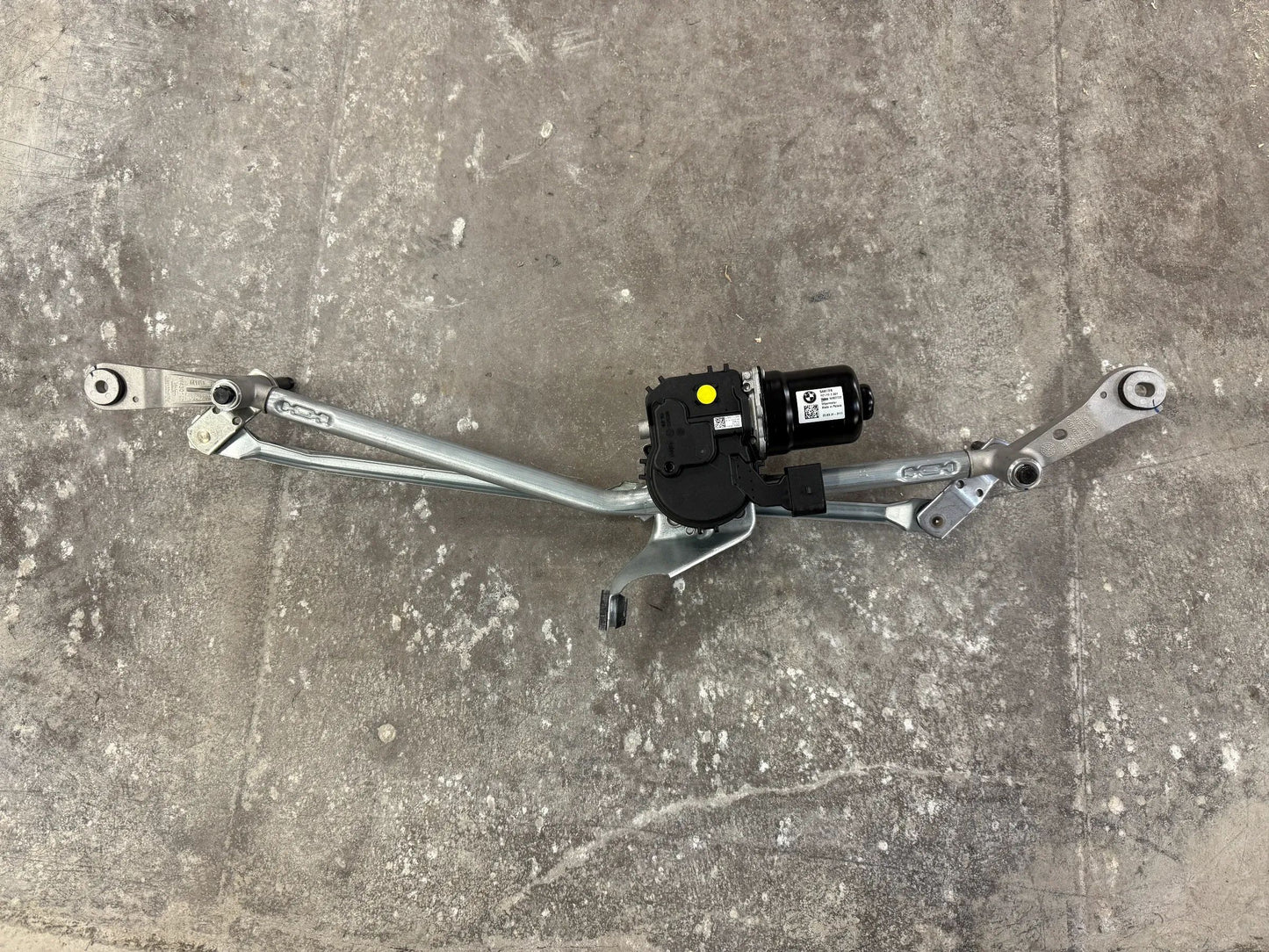 Original BMW 7er G70 Gestänge Scheibenwischer mit Motor 5A7F144 NEU