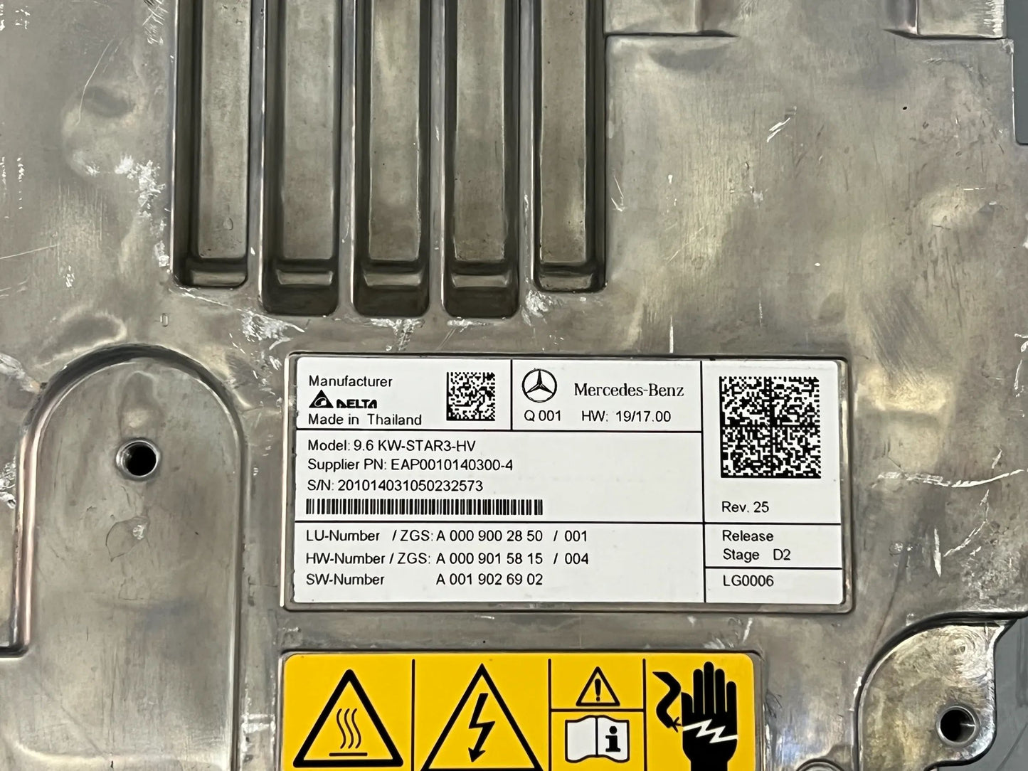 Original Mercedes Benz Steuergerät Batterieladung A0009002850 NEU