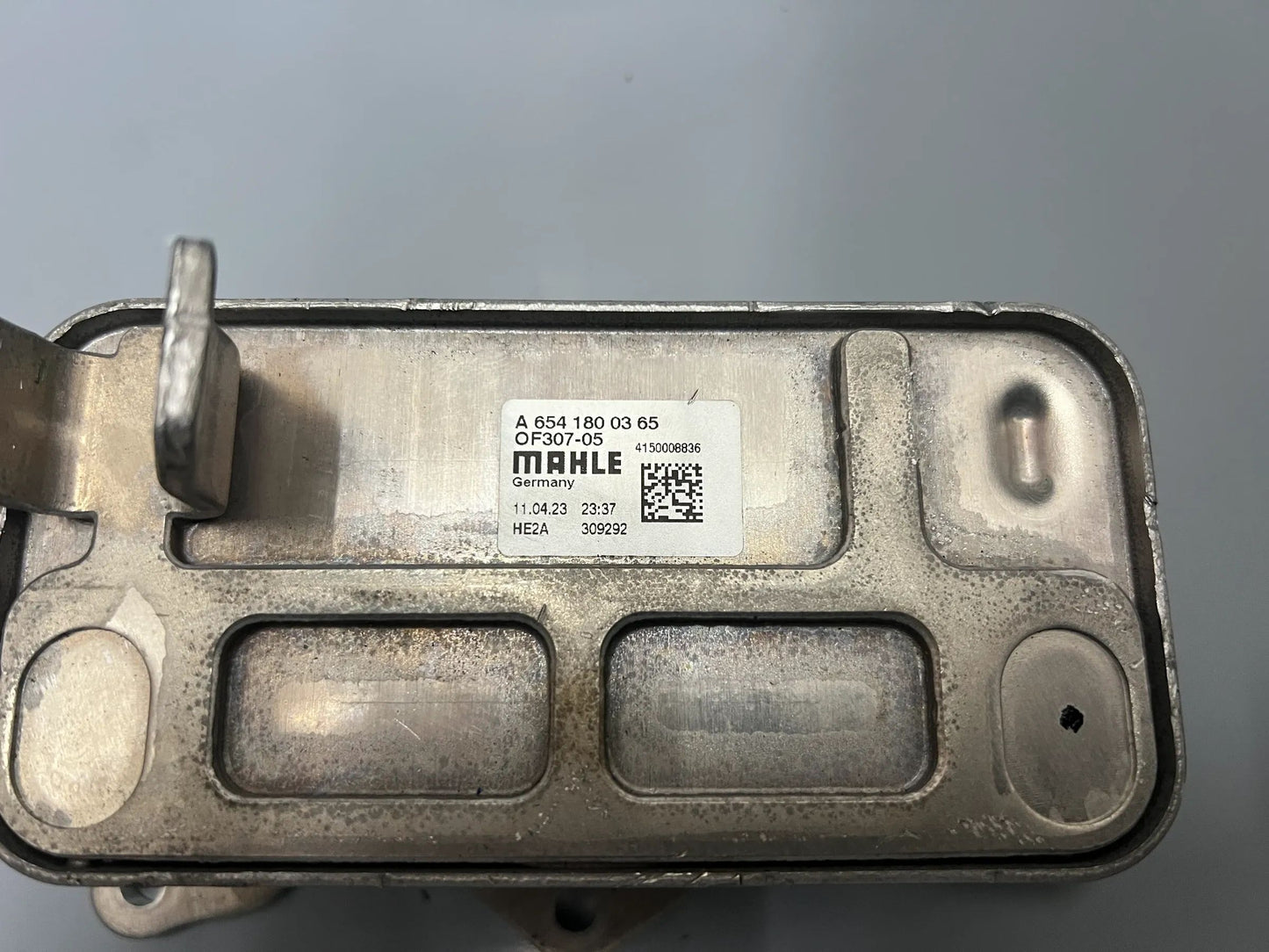 Original Mercedes-Benz Ölkühler A6541800365 OF307-05 NEU