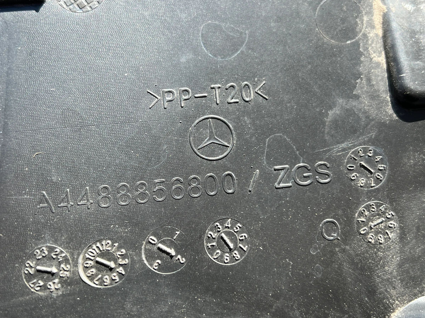 Original Mercedes-Benz V-Klasse W447 Abstützung Frontstoßstange A4488856800