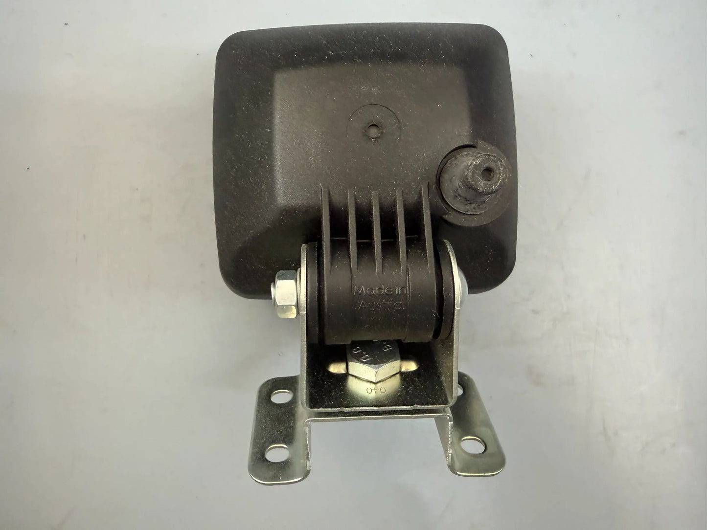 Original Hella Arbeitsscheinwerfer 1GA 007 506-091 NEU