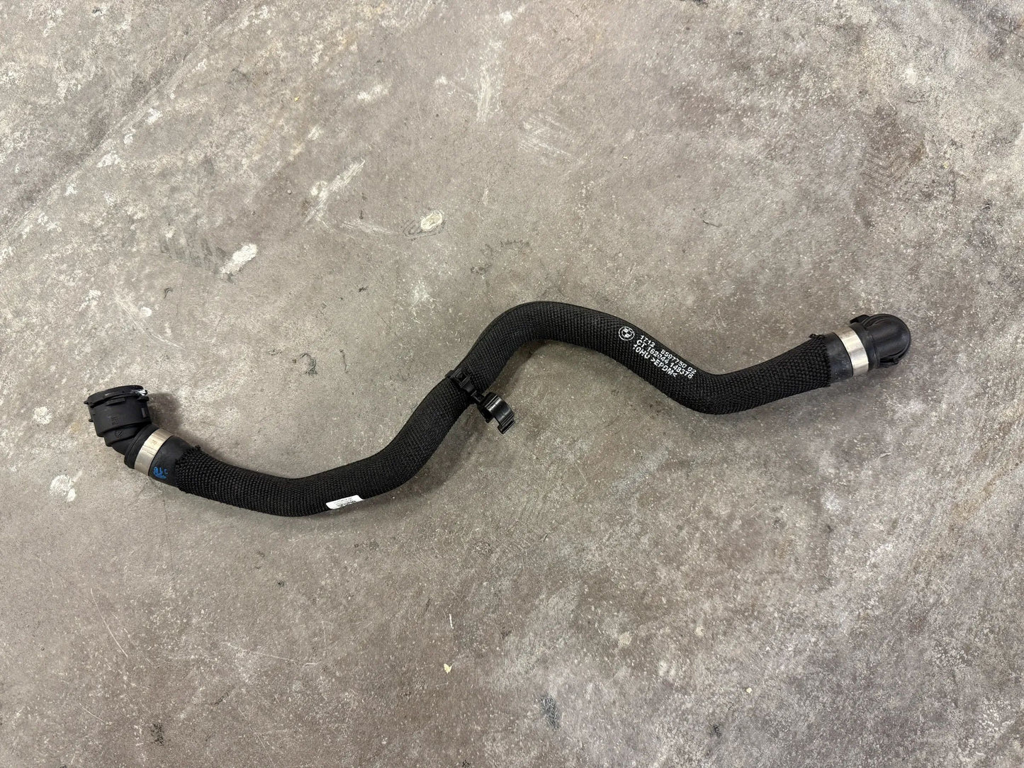 Original BMW Schlauch Ausgleichsbehälter 8597750 NEU