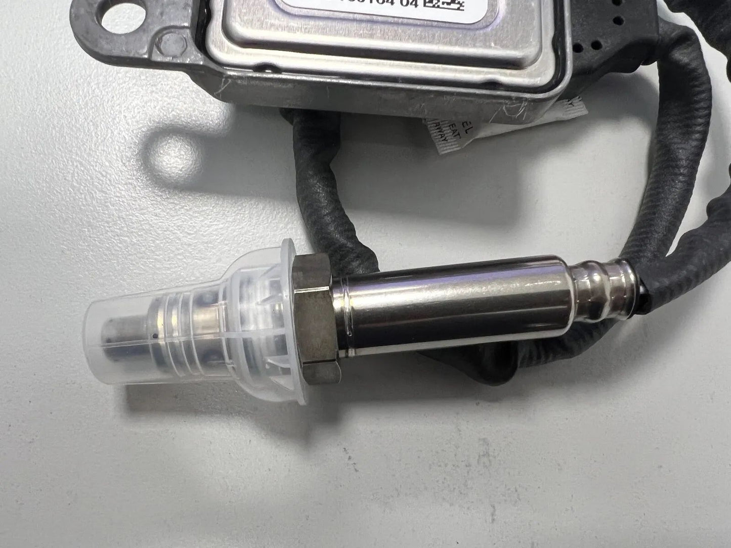 ORIGINAL Mercedes Benz NOx Sensor A0009059304 NEU
