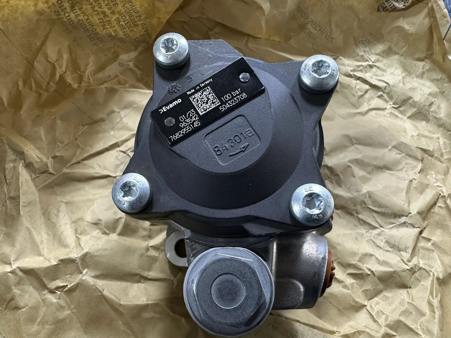 Original IVECO Ölpumpe Servolenkung 504323708 NEU