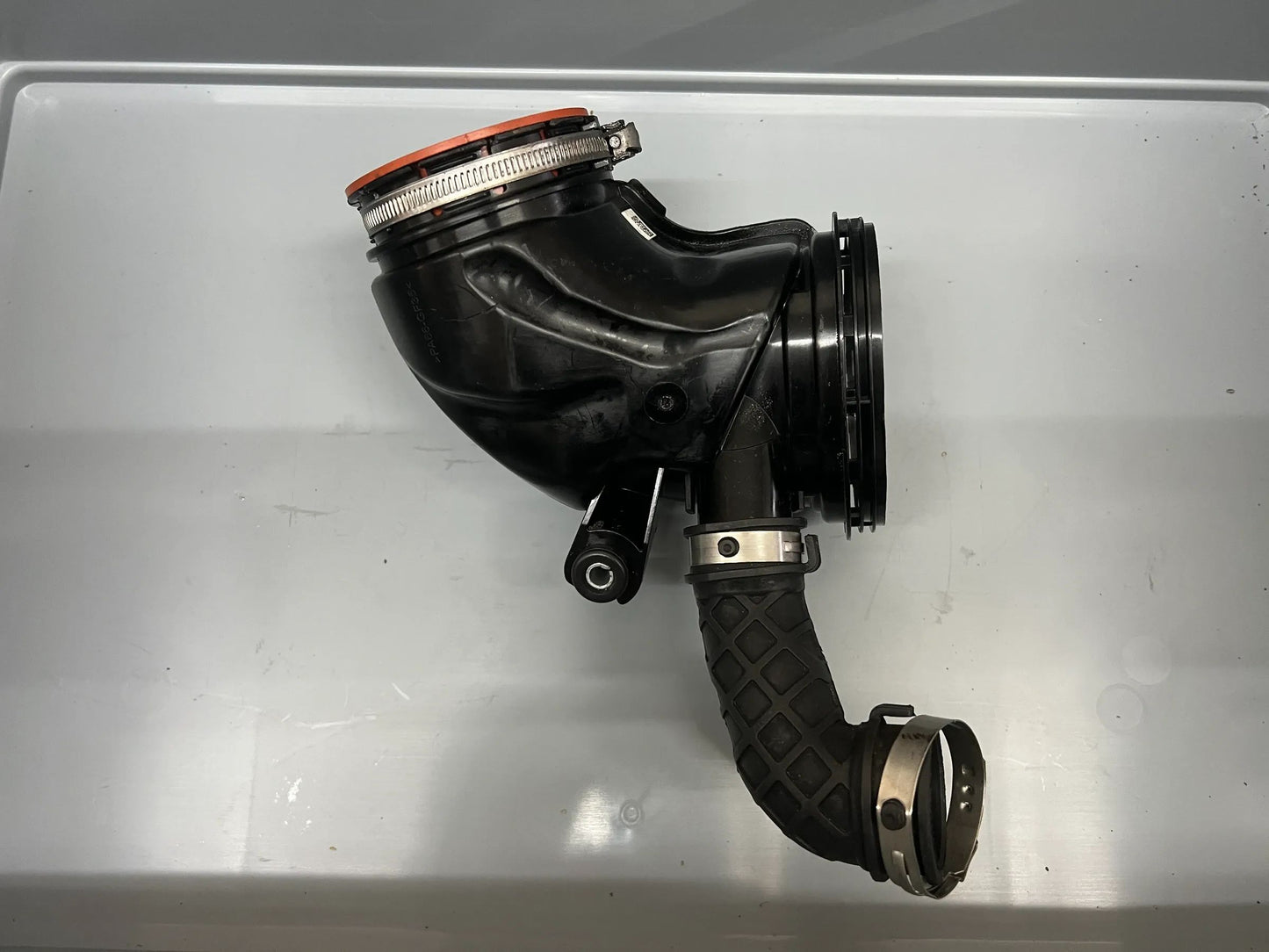 Original Mercedes Benz Reinluftleitung A6540906201 NEU