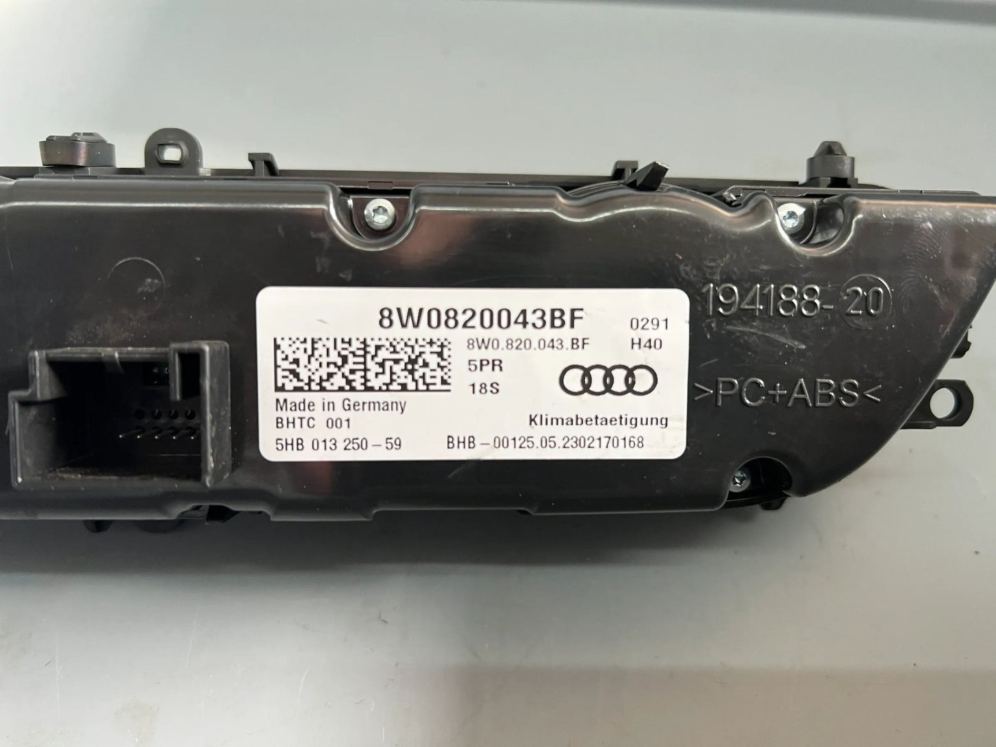 Original Audi A4/A5 Steuergerät Climatronic 8W0820043BF NEU
