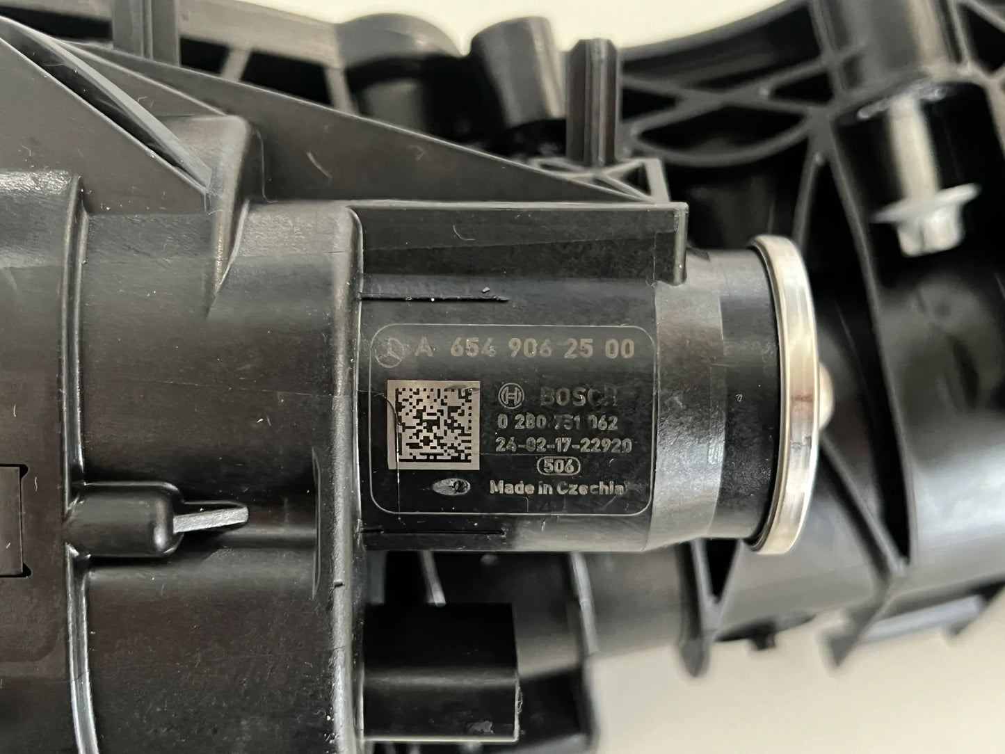 Mercedes Benz OM656 Ansaugbrücke Ladeluftverteiler+Stellmotor A6560900500
