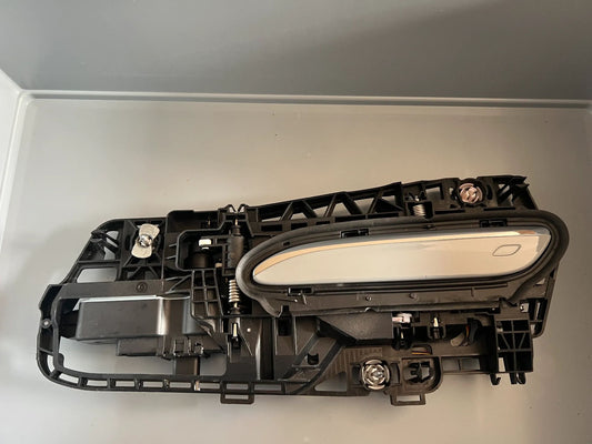 Original Mercedes-Benz CLA W174/178 Türgriff Links A0997605307 NEU