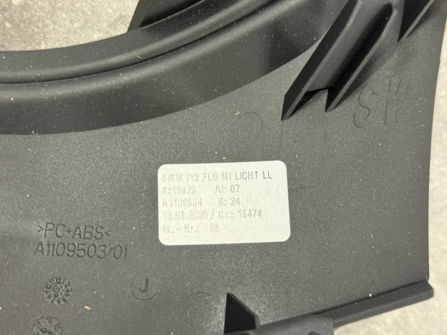Original BMW i12 i15 i8 Frischluftgrill Mitte 9319979 64229319979 NEU