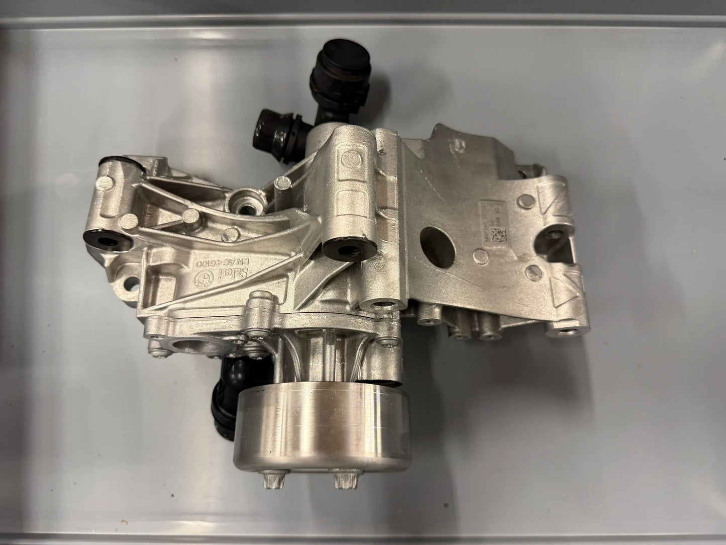 Original BMW Kühlmittelpumpe mit Träger 5A6FA41 11515A6FA41 NEU