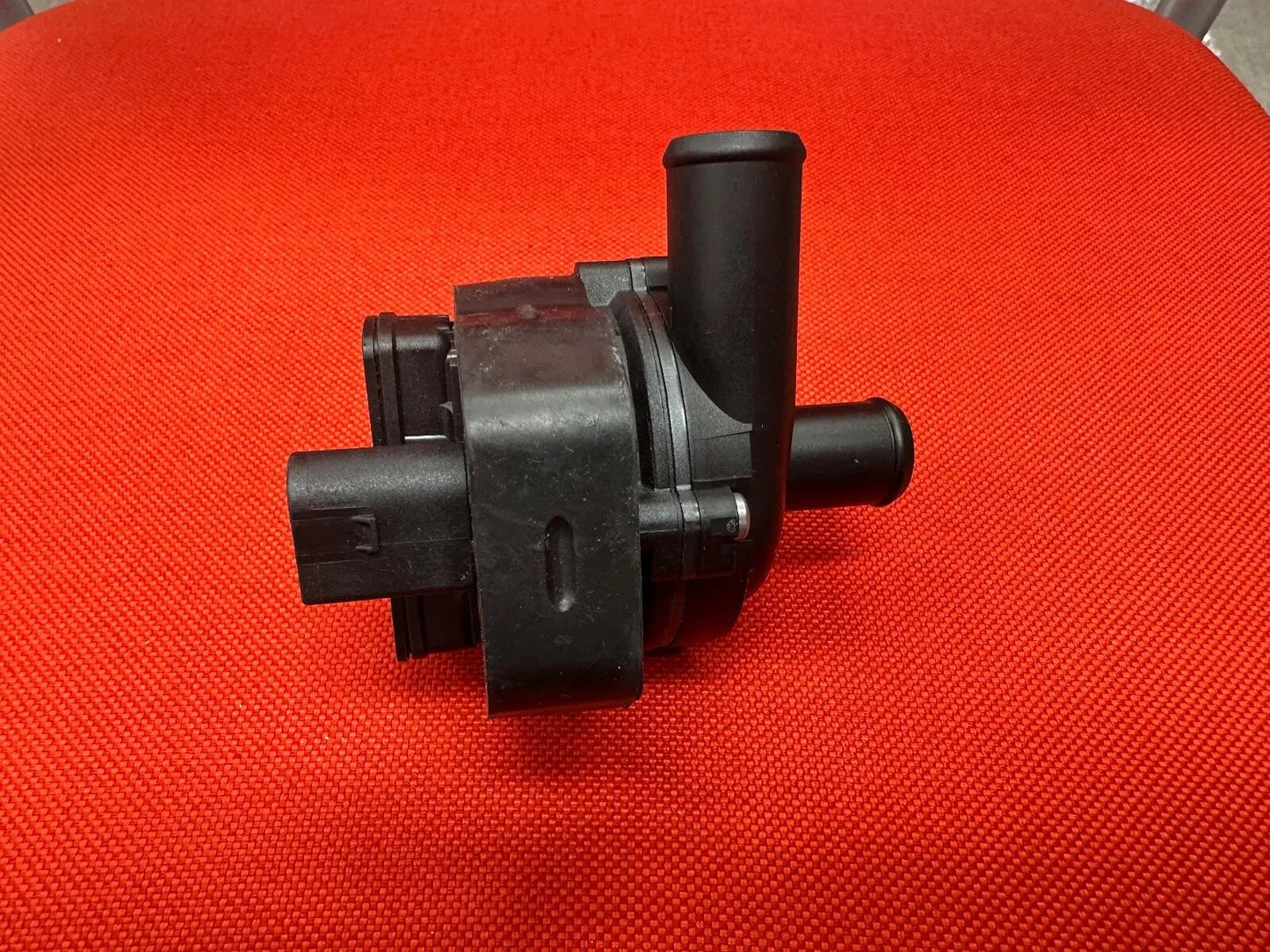 ORIGINAL Bosch 027758 Zusatzwasserpumpe Wasserpumpe Pumpe für MB A2118350028