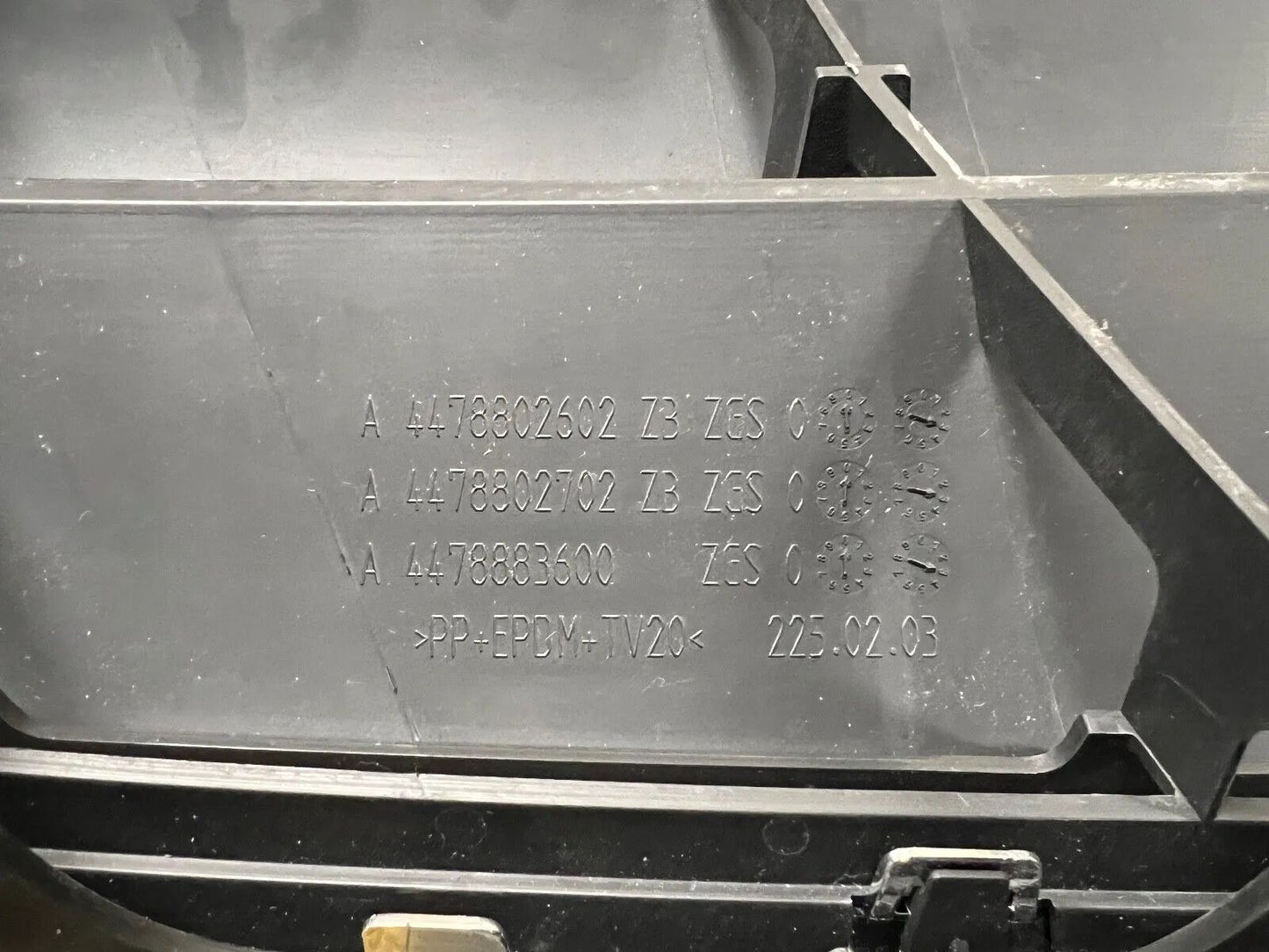 ORIGINAL Mercedes Benz W447/W448 Vito Schutzgitter Kühlergrill A4478883600