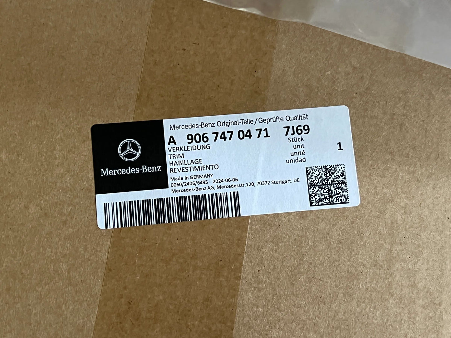 Original Mercedes-Benz Verkleidung A9067470471 7J69 NEU